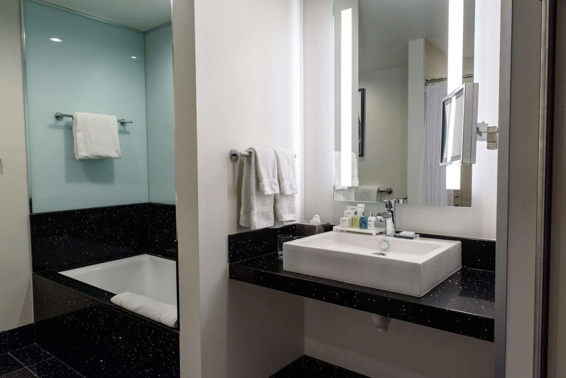 Radisson Blu Mall of America gallery photo in Bloomington, MN — image 59