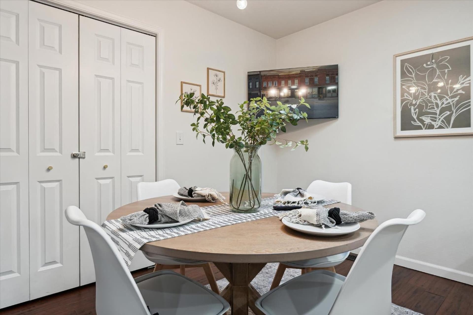 NEW! Luxury Townhome Walkable to everything Downtown Toledo has to offer! gallery photo in Toledo, OH — image 32