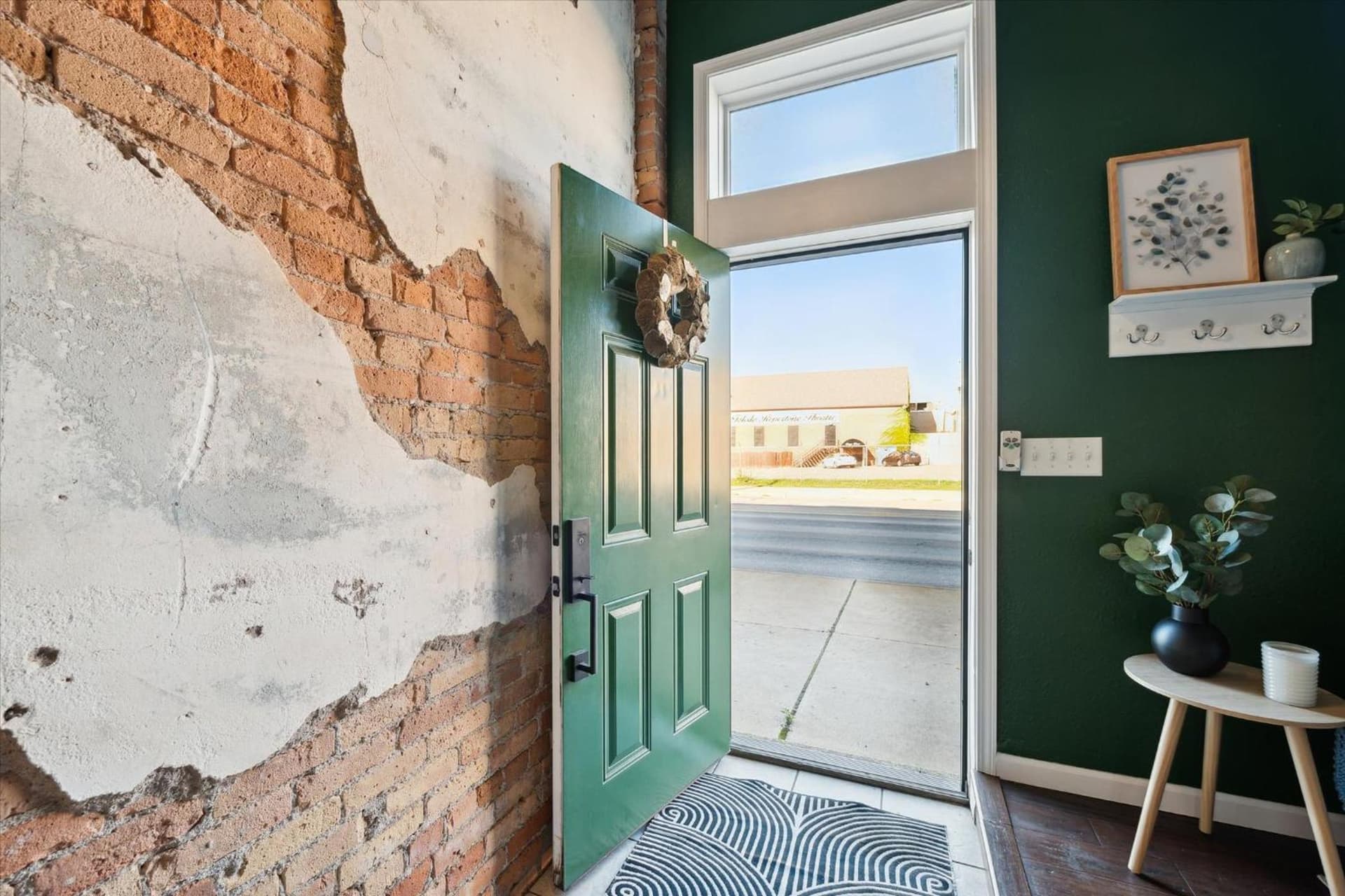 NEW! Luxury Townhome Walkable to everything Downtown Toledo has to offer! gallery photo in Toledo, OH — image 5