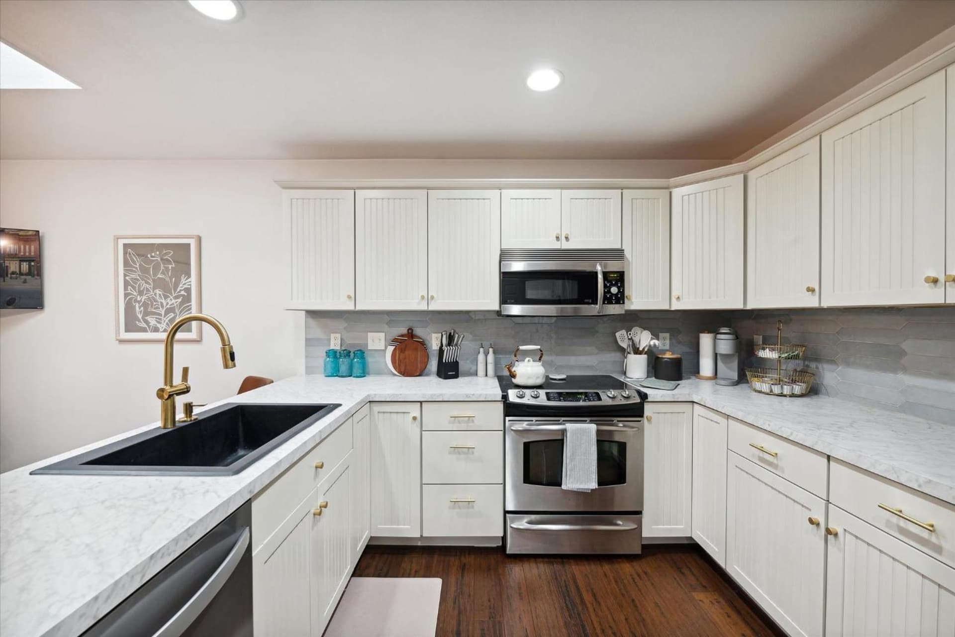NEW! Luxury Townhome Walkable to everything Downtown Toledo has to offer! gallery photo in Toledo, OH — image 14