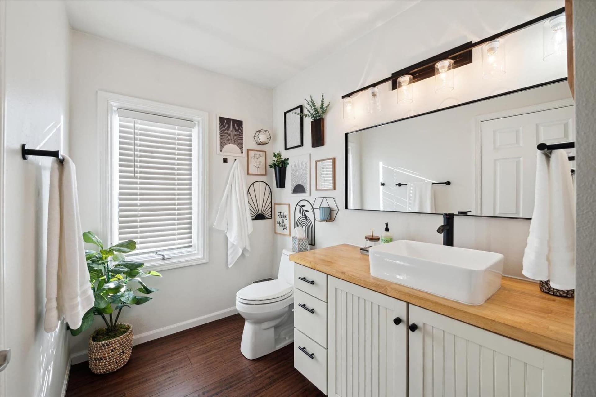 NEW! Luxury Townhome Walkable to everything Downtown Toledo has to offer! gallery photo in Toledo, OH — image 22