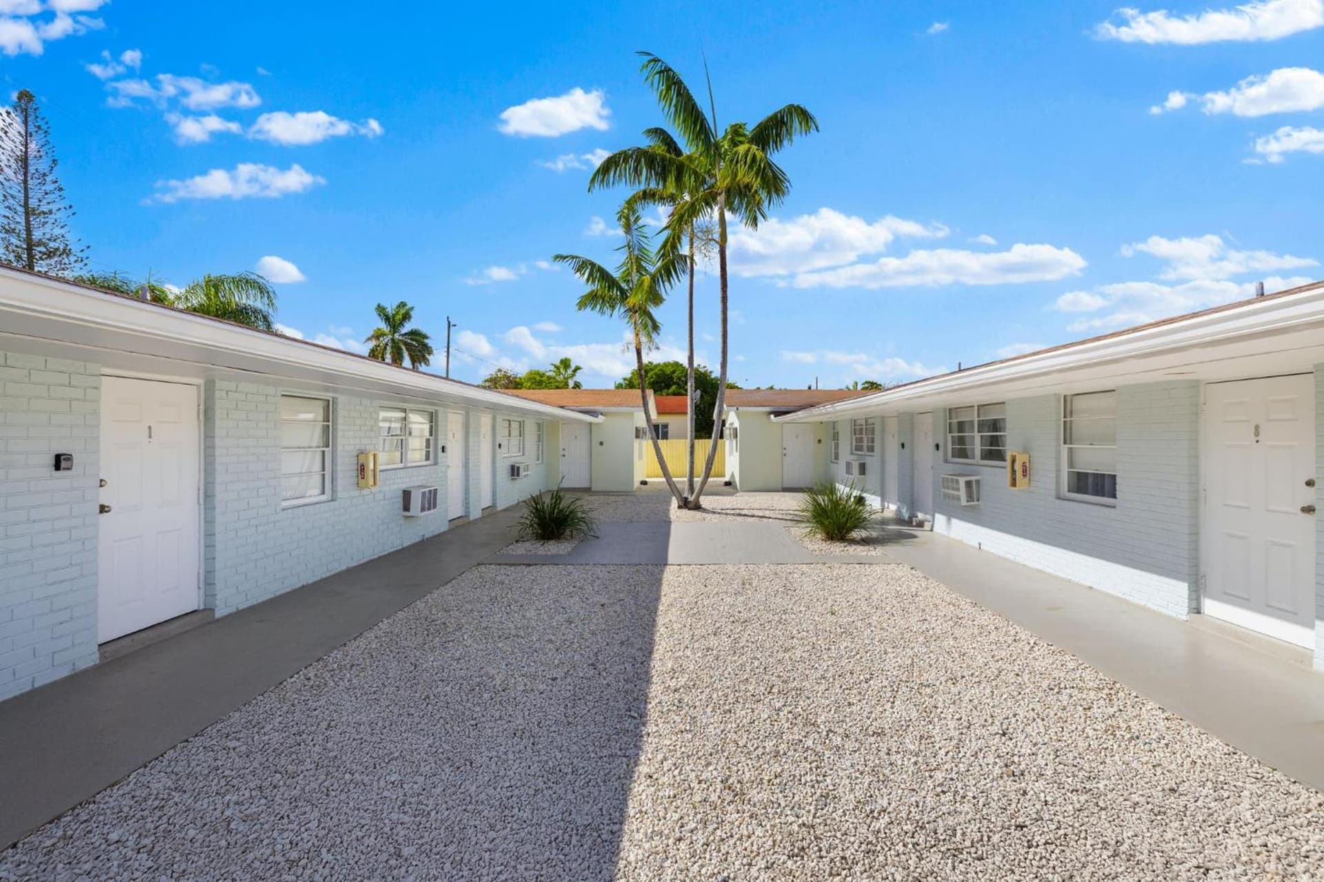 Sunset Inn - Hallandale Beach — hotel in Hallandale Beach, Florida