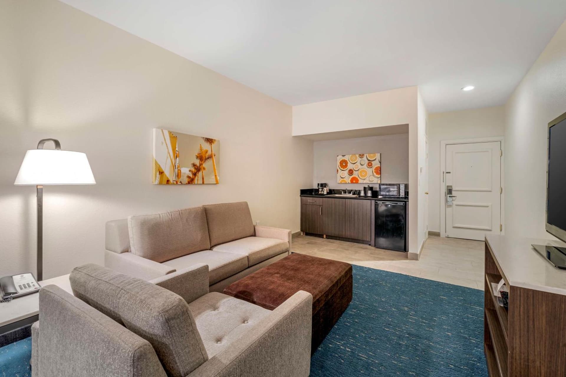 Best Western Plus Meridian Inn & Suites, Anaheim-Orange gallery photo in Orange, CA — image 58