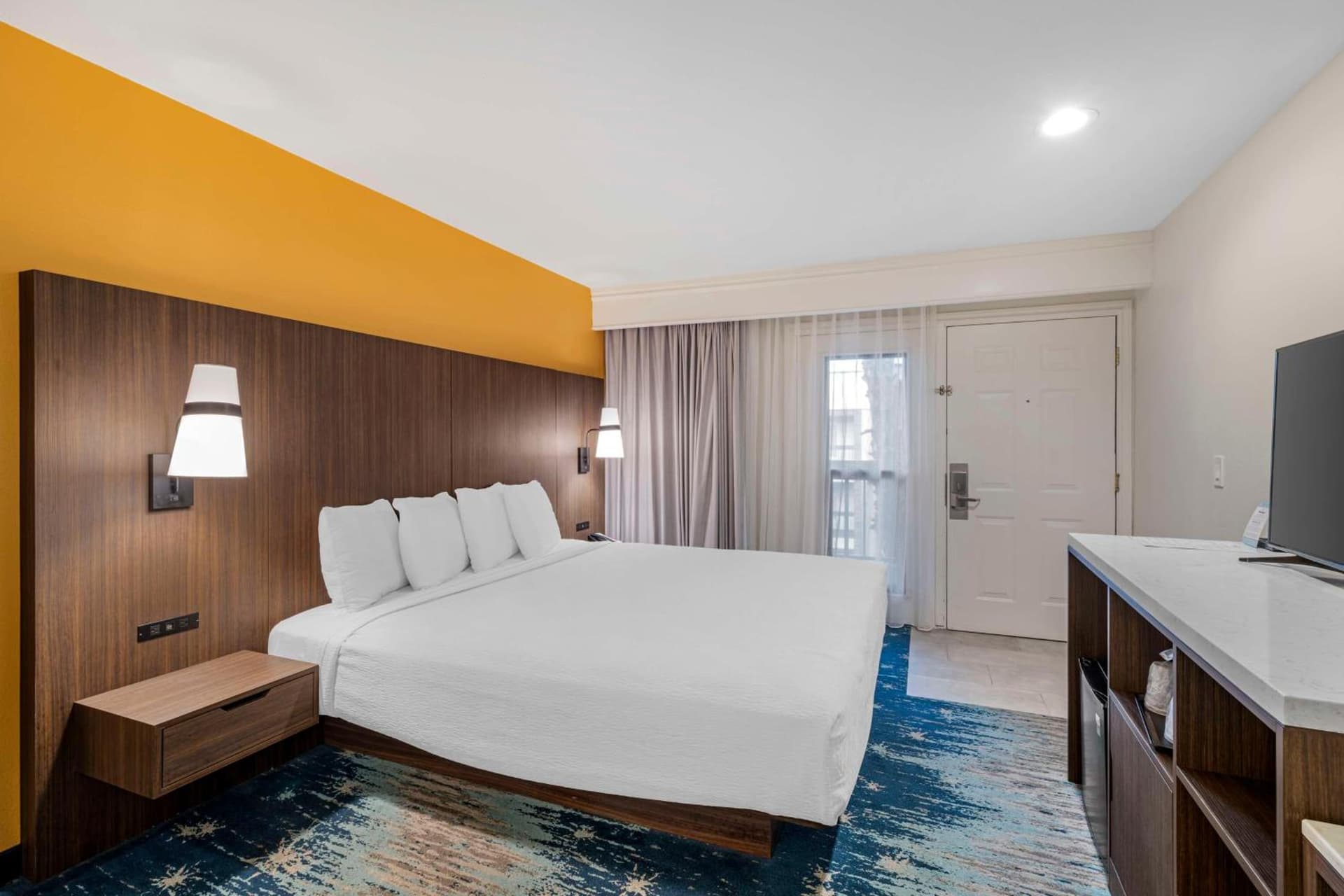 Best Western Plus Meridian Inn & Suites, Anaheim-Orange gallery photo in Orange, CA — image 41