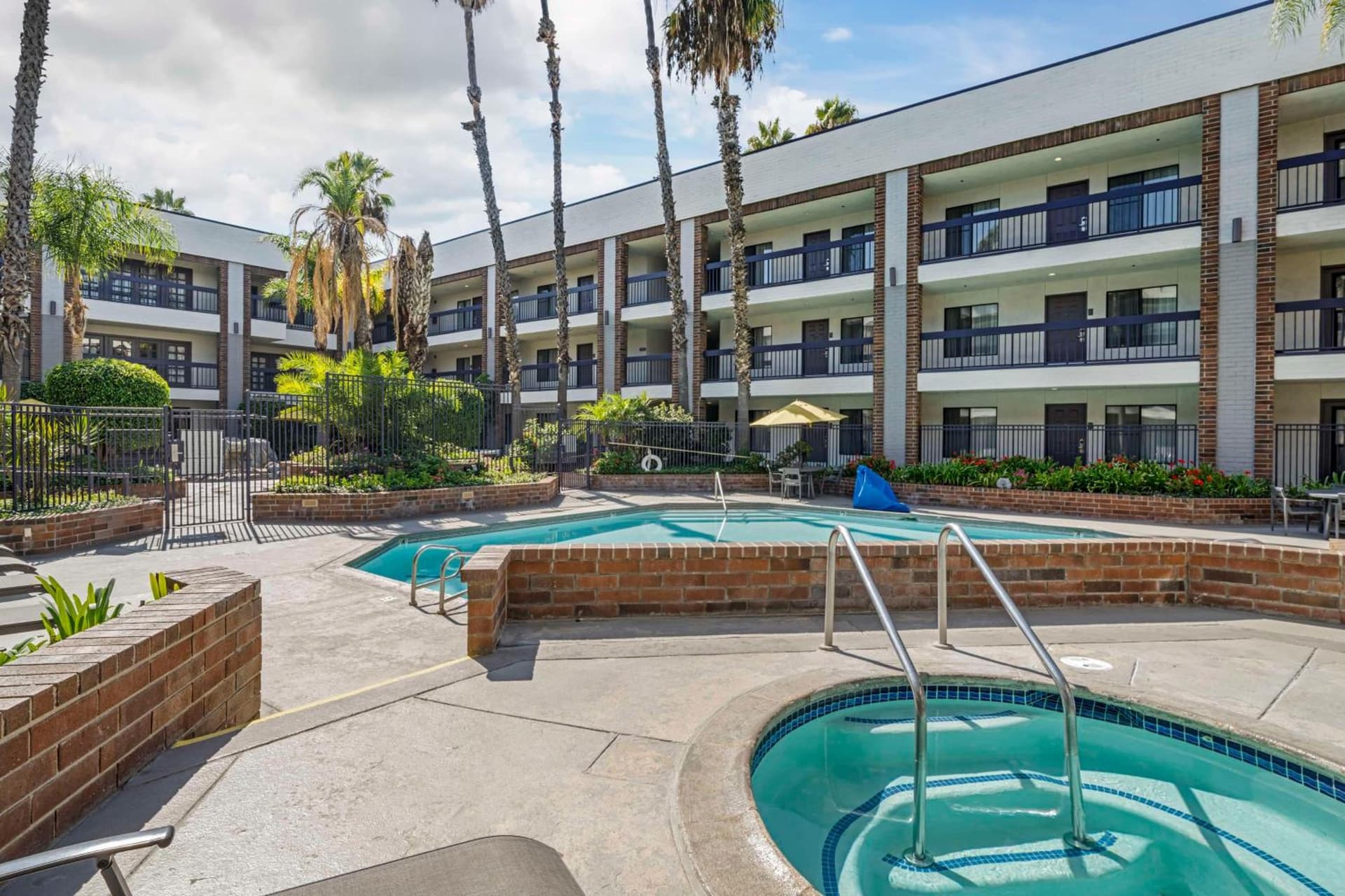 Best Western Plus Meridian Inn & Suites, Anaheim-Orange gallery photo in Orange, CA — image 73