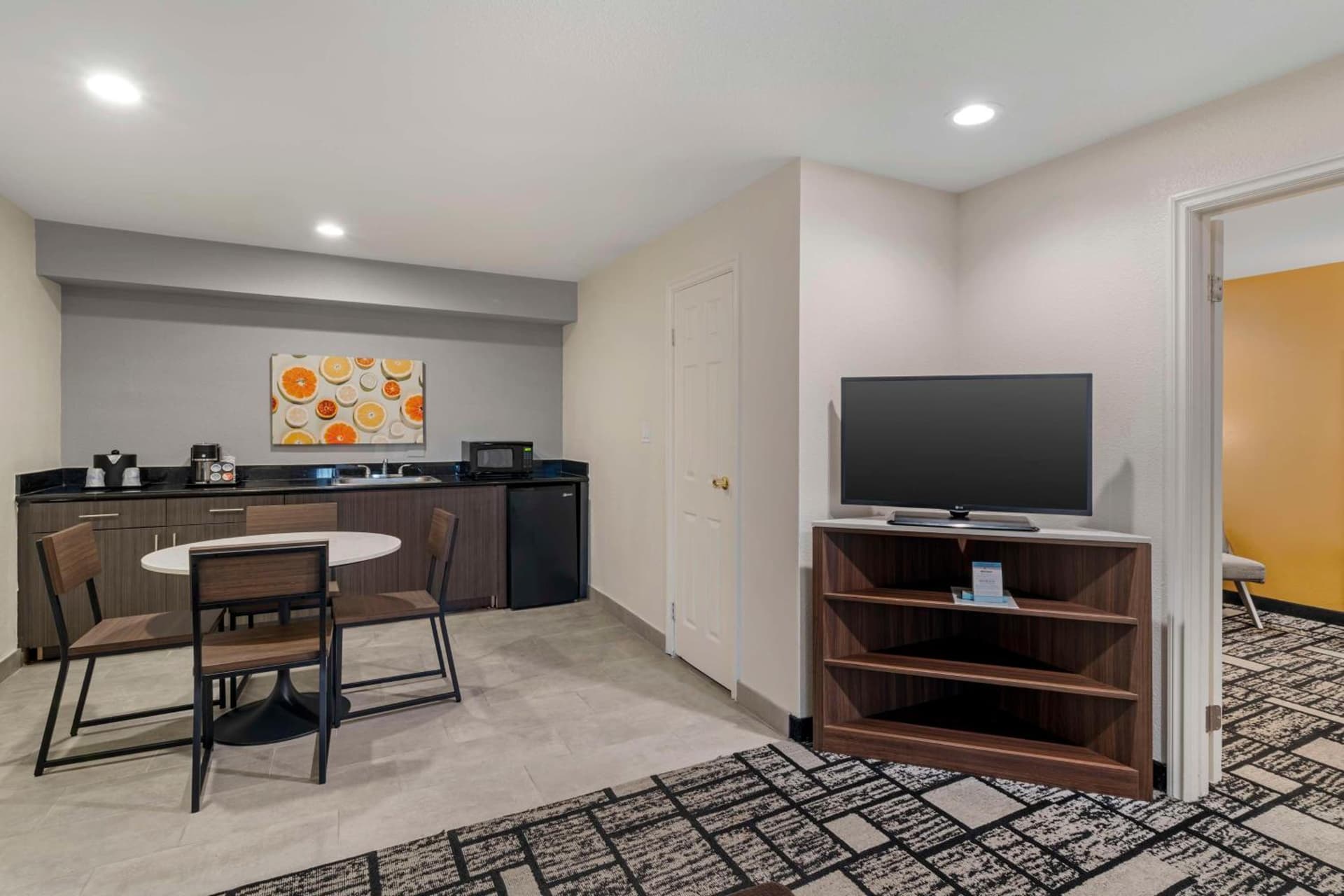 Best Western Plus Meridian Inn & Suites, Anaheim-Orange gallery photo in Orange, CA — image 35