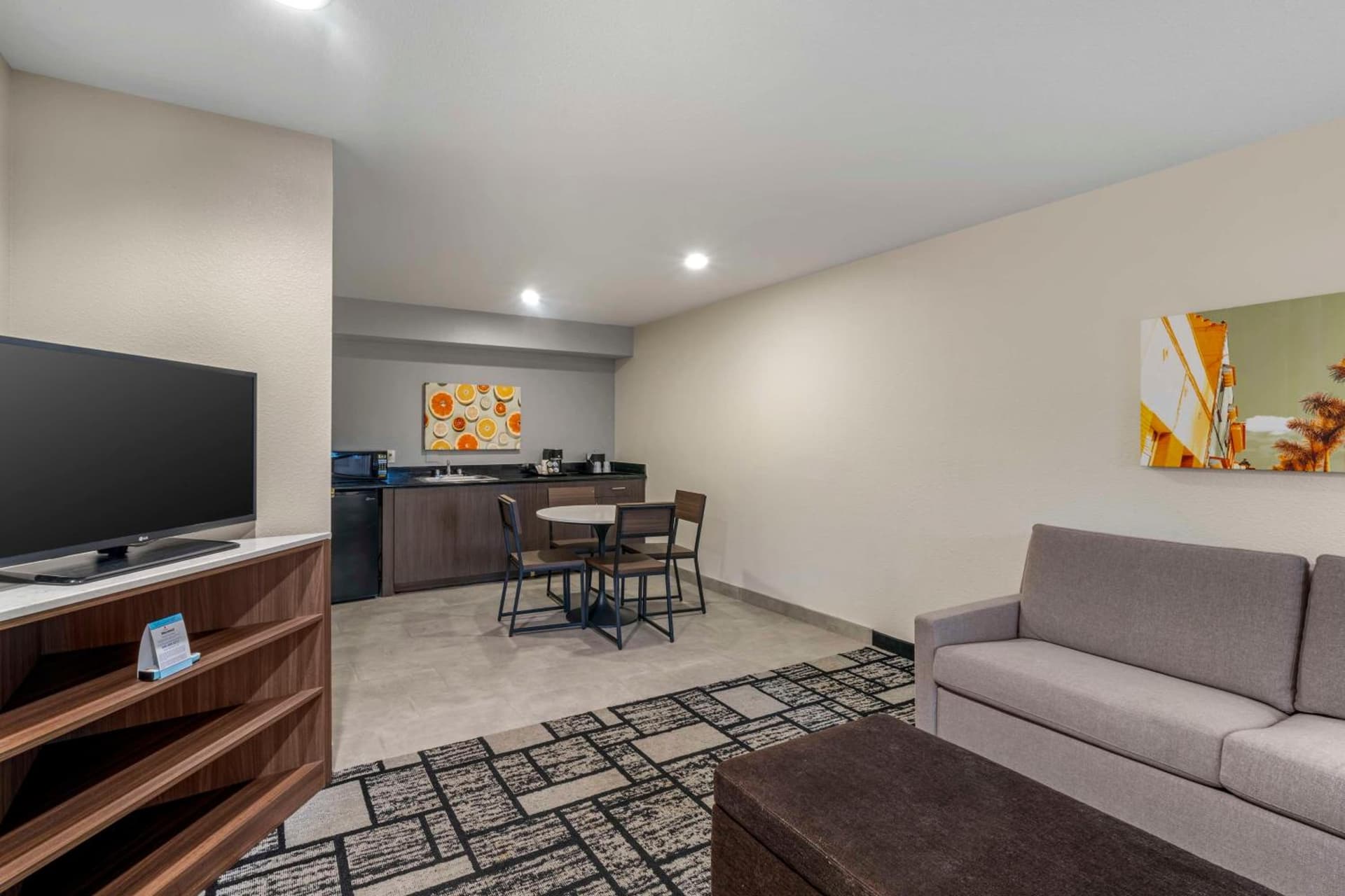 Best Western Plus Meridian Inn & Suites, Anaheim-Orange gallery photo in Orange, CA — image 51