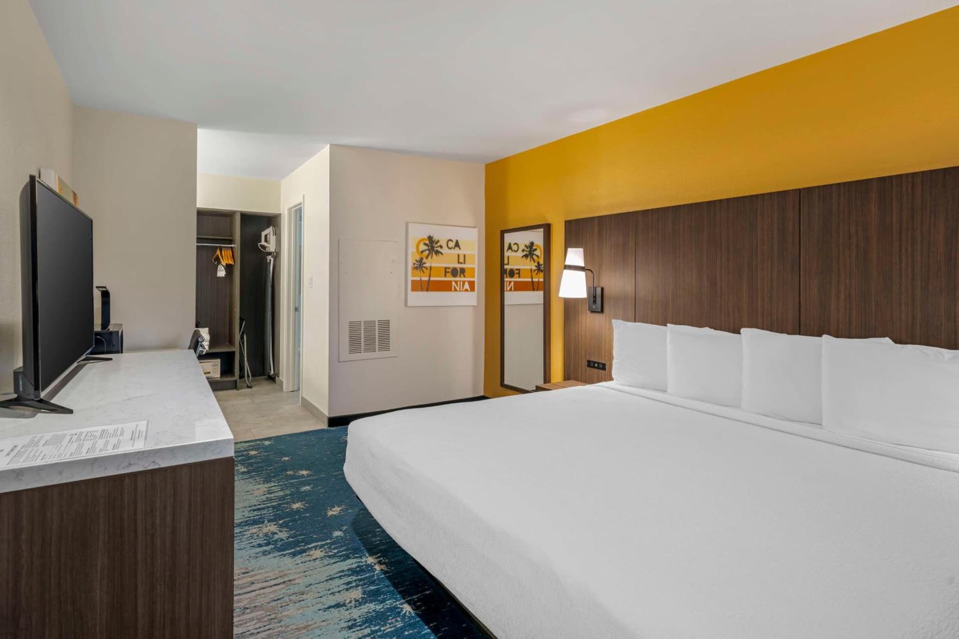 Best Western Plus Meridian Inn & Suites, Anaheim-Orange gallery photo in Orange, CA — image 75