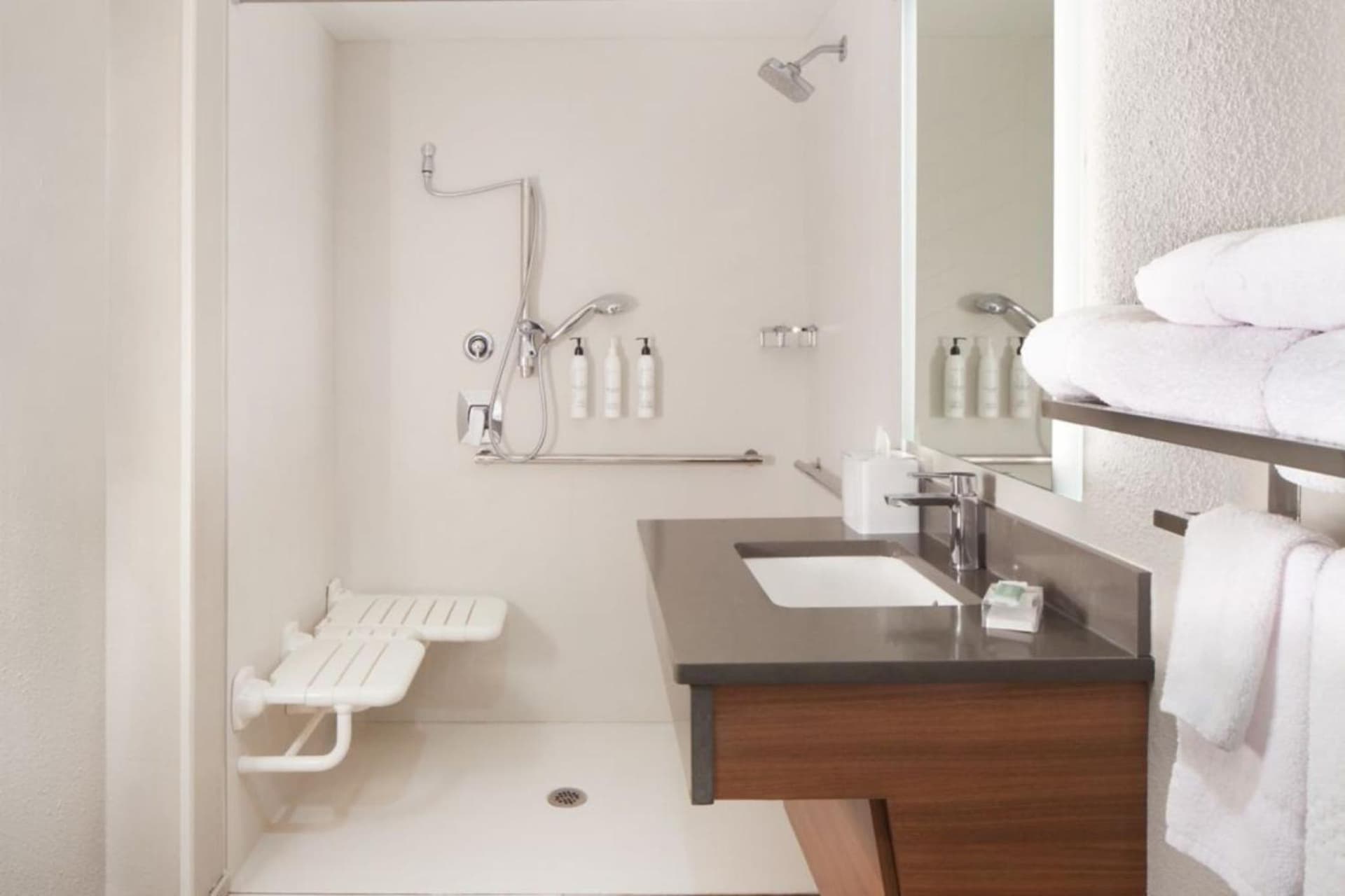 Fairfield Inn & Suites by Marriott Charleston gallery photo in Charleston, WV — image 4