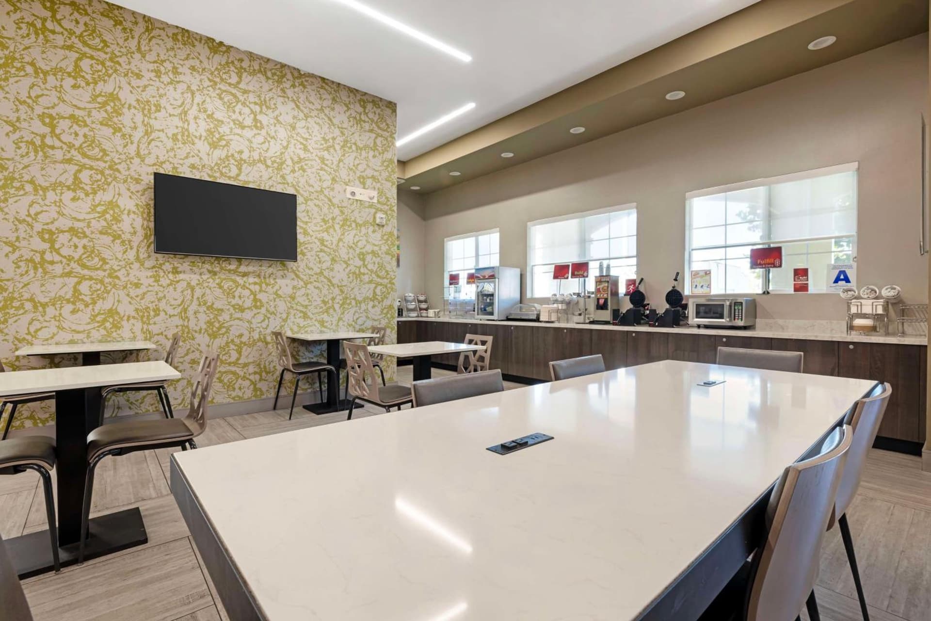 Best Western Plus Temecula Wine Country Hotel & Suites gallery photo in Temecula, CA — image 24