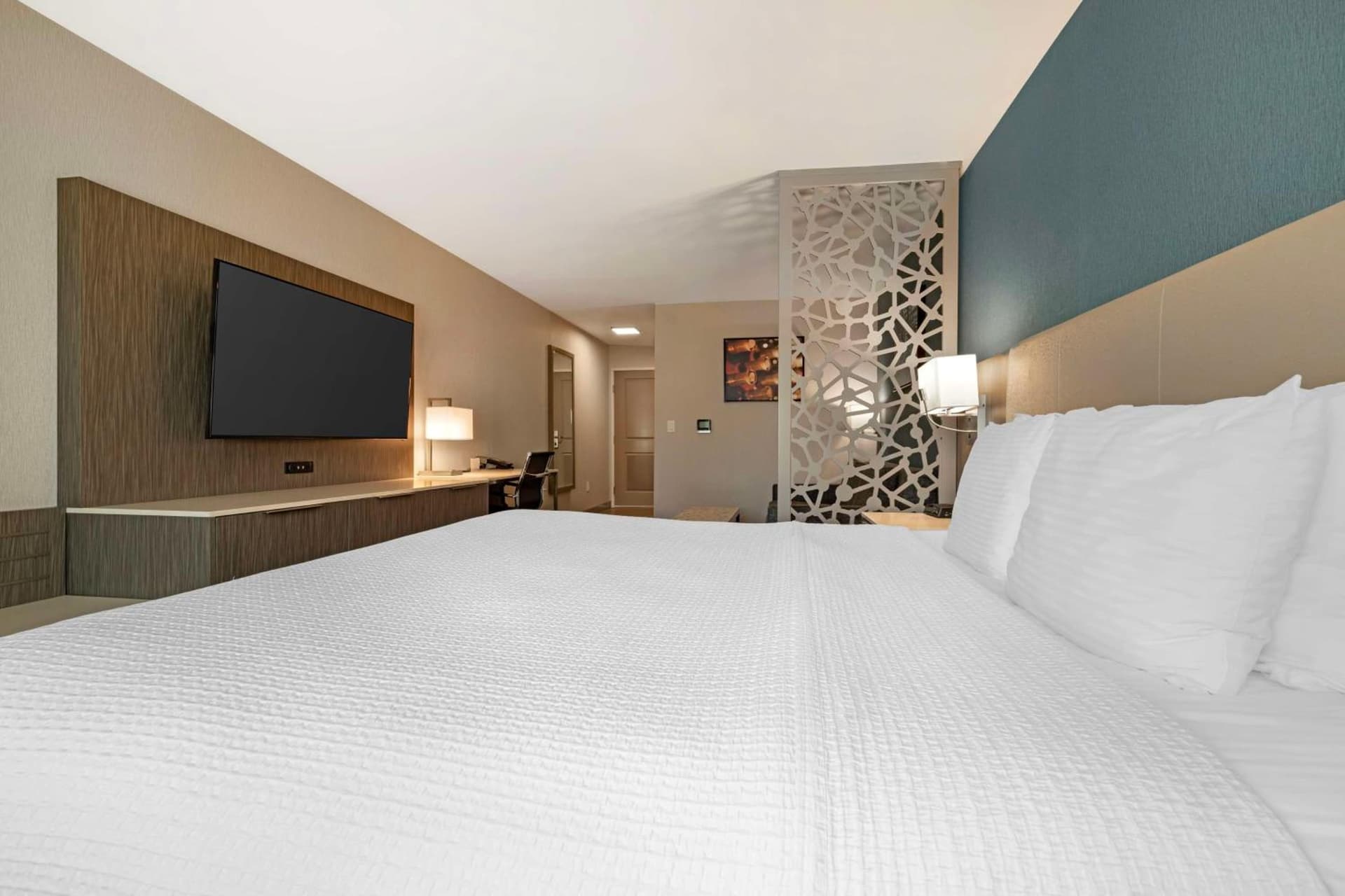 Best Western Plus Temecula Wine Country Hotel & Suites gallery photo in Temecula, CA — image 15