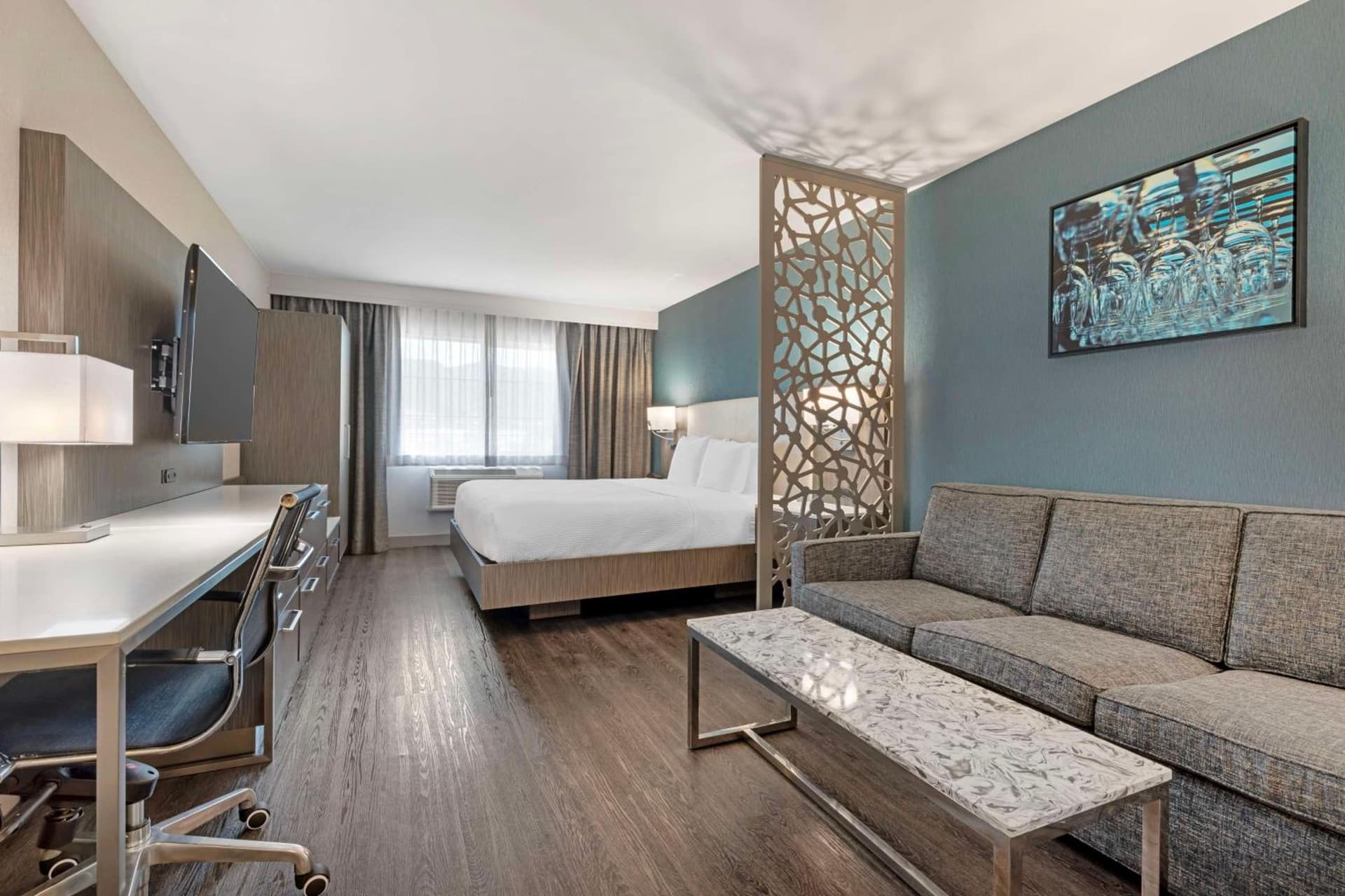 Best Western Plus Temecula Wine Country Hotel & Suites gallery photo in Temecula, CA — image 9