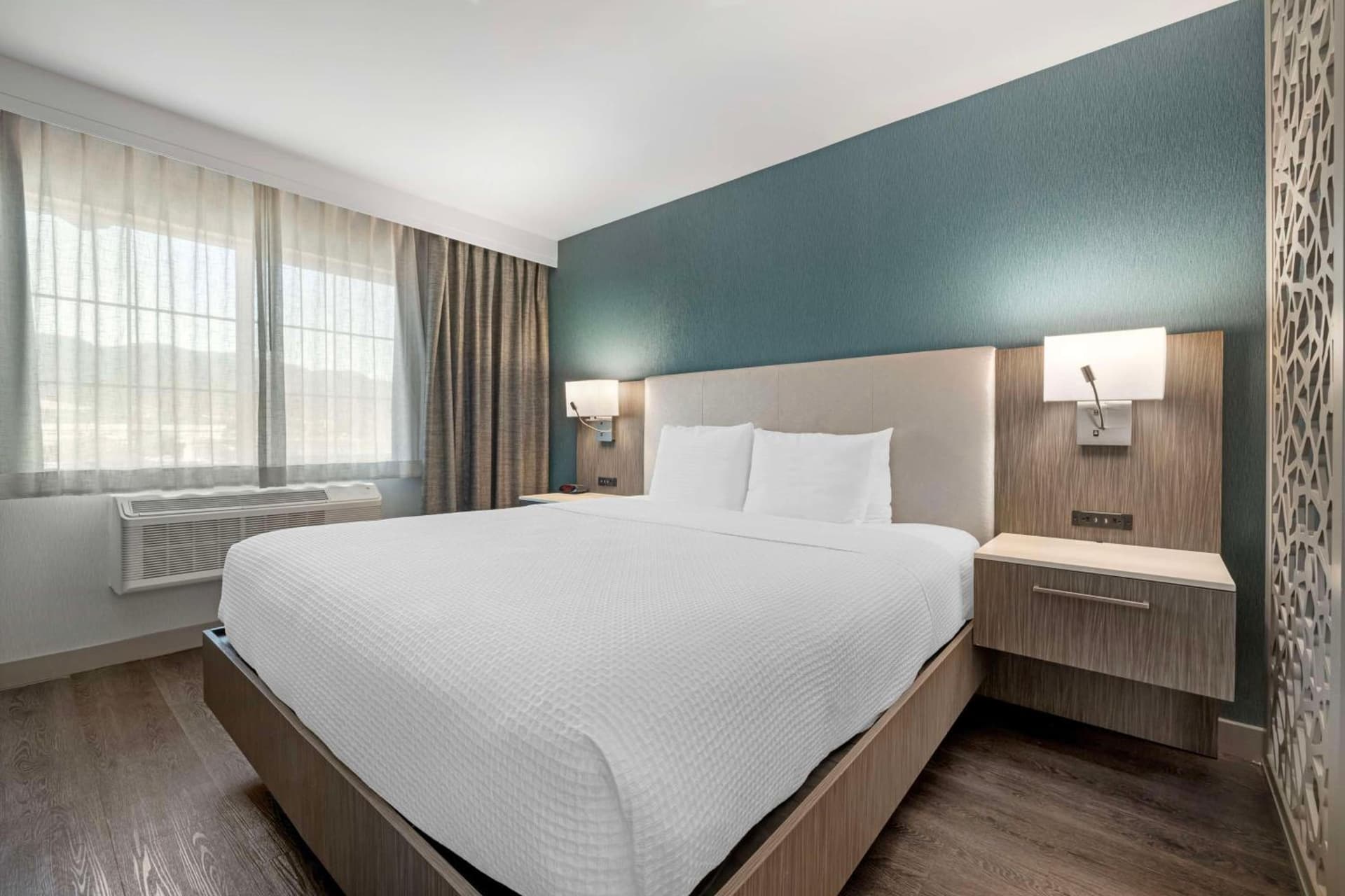 Best Western Plus Temecula Wine Country Hotel & Suites gallery photo in Temecula, CA — image 35