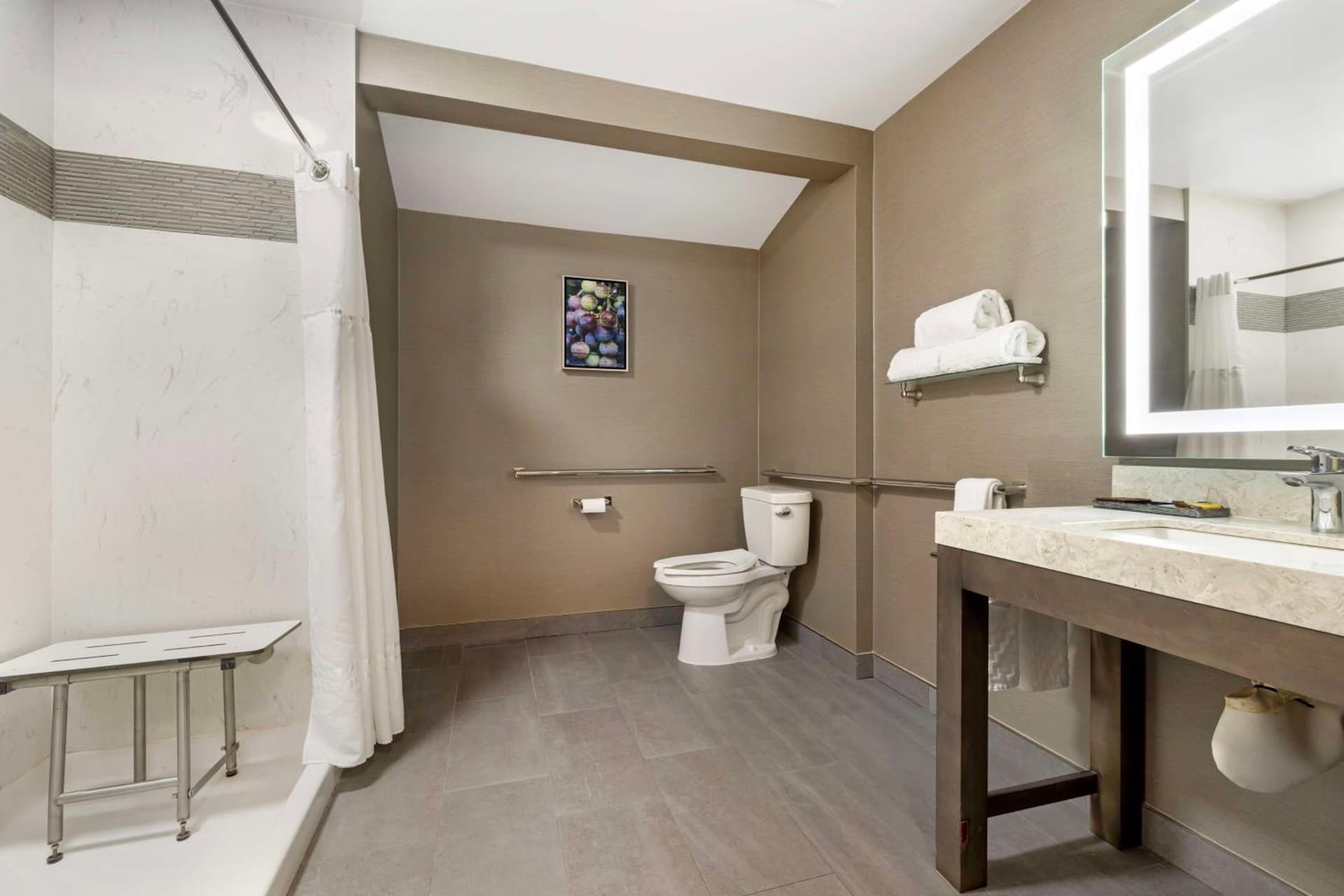 Best Western Plus Temecula Wine Country Hotel & Suites gallery photo in Temecula, CA — image 16