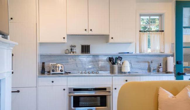 Canoe Place Inn & Cottages interior in Hampton Bays, NY — gallery photo 2