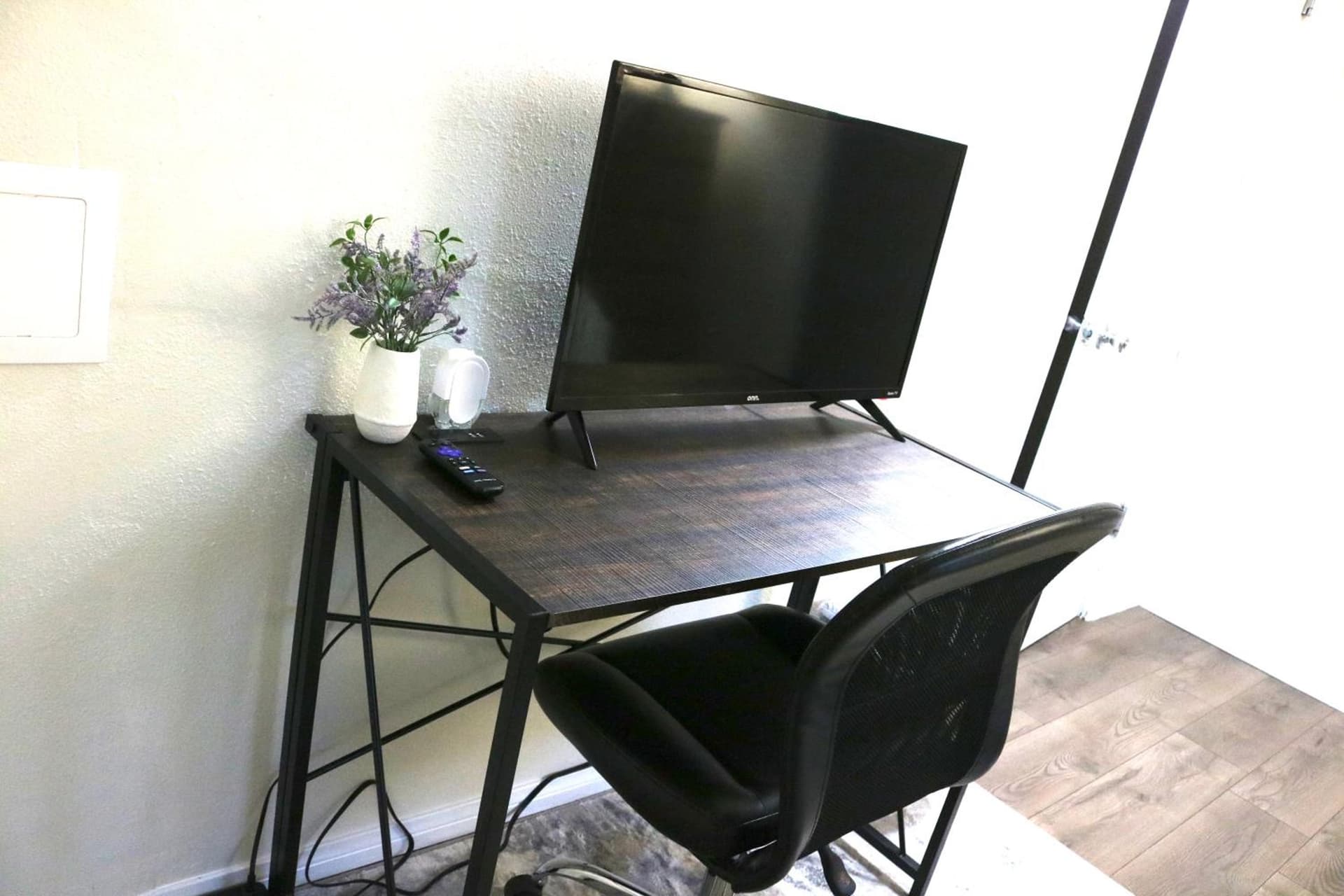 RentWise Management interior in La Puente, CA — gallery photo 2