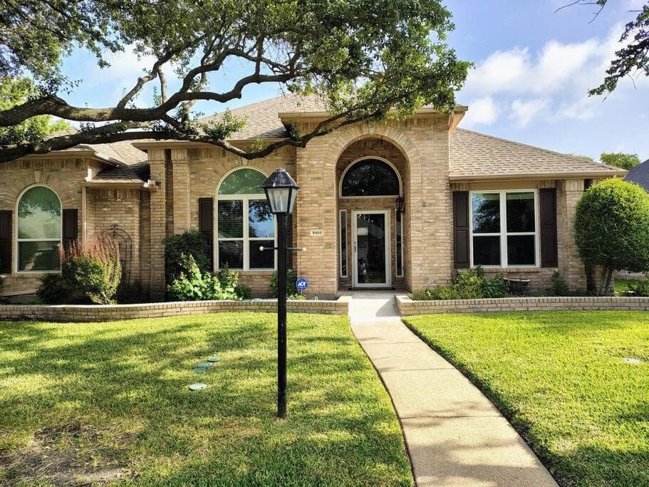 Crescent Heights Manor — hotel in Rowlett, Texas