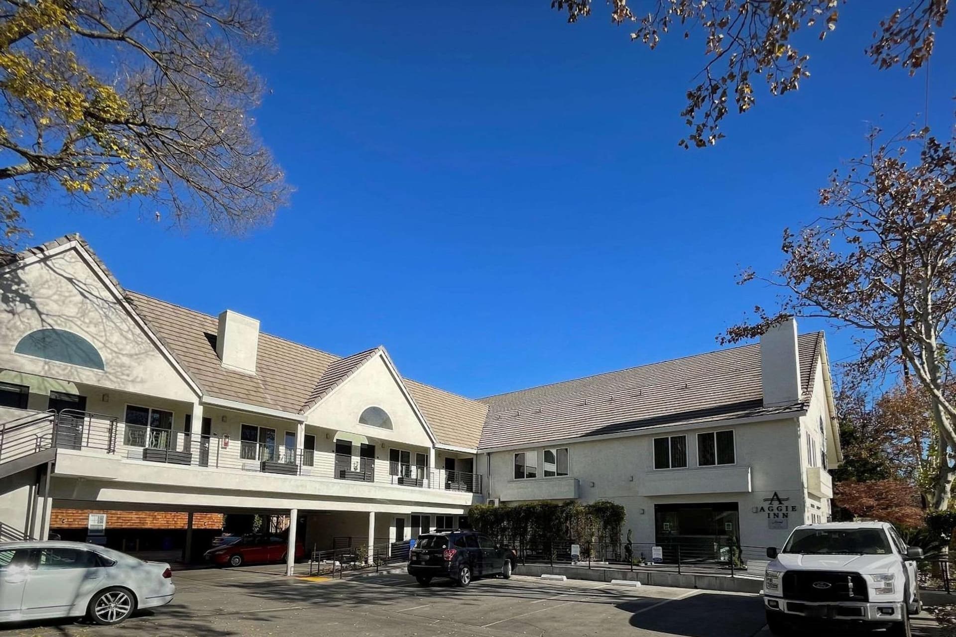 Aggie Inn, an Ascend Collection Hotel property views in Davis, CA — gallery photo 3