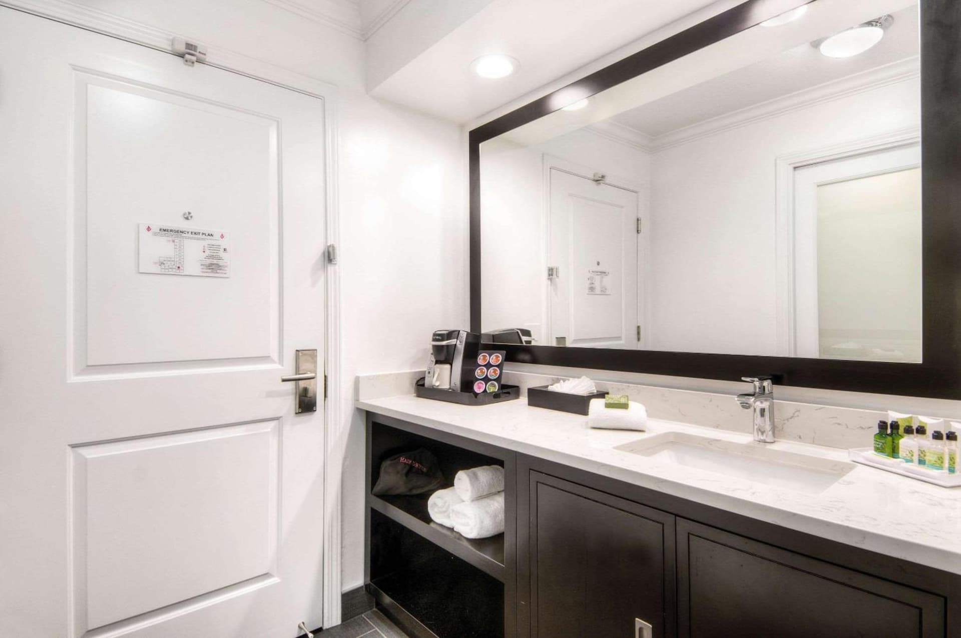 Aggie Inn, an Ascend Collection Hotel property views in Davis, CA — gallery photo 3