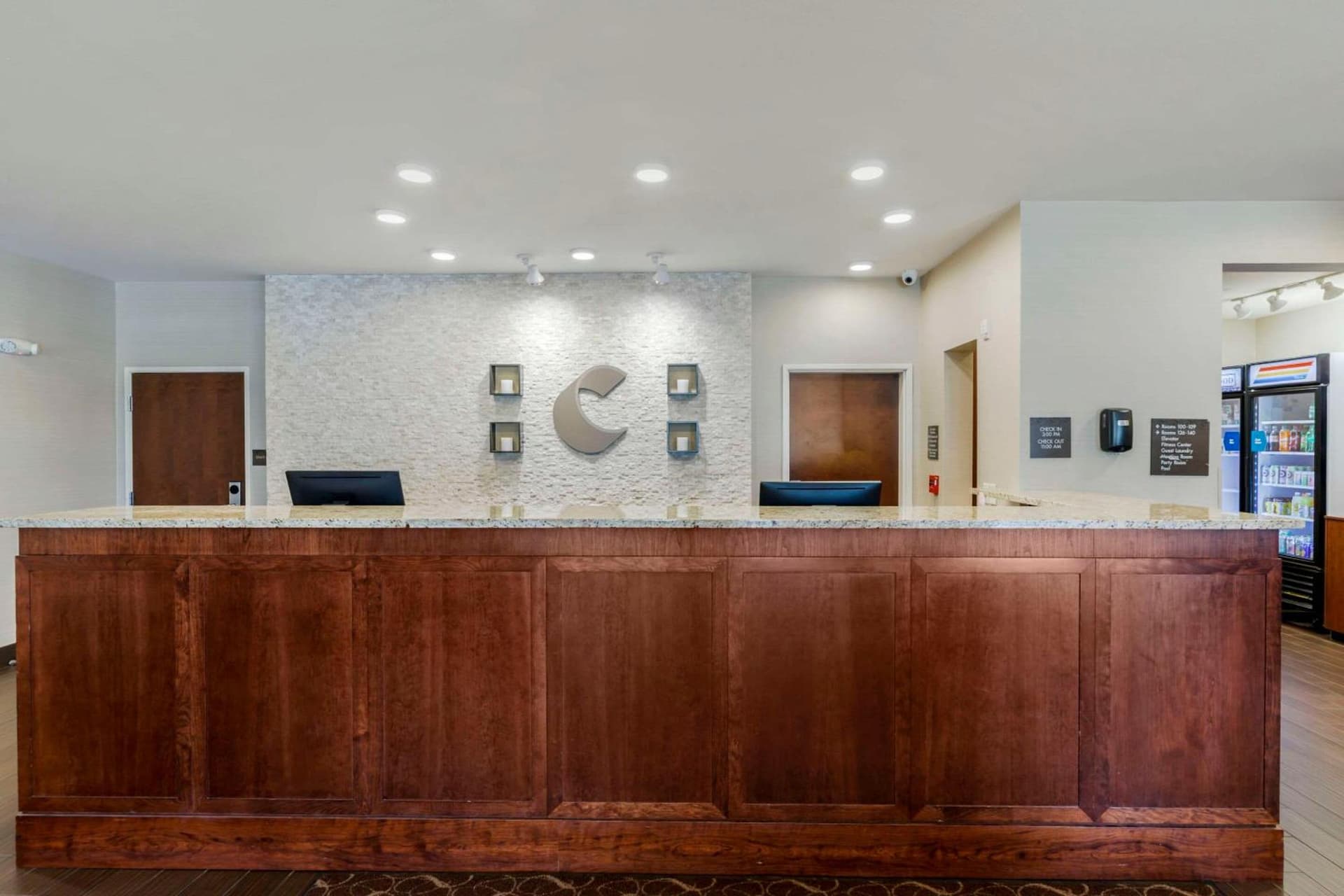 Comfort Suites Loveland gallery photo in Loveland, CO — image 14