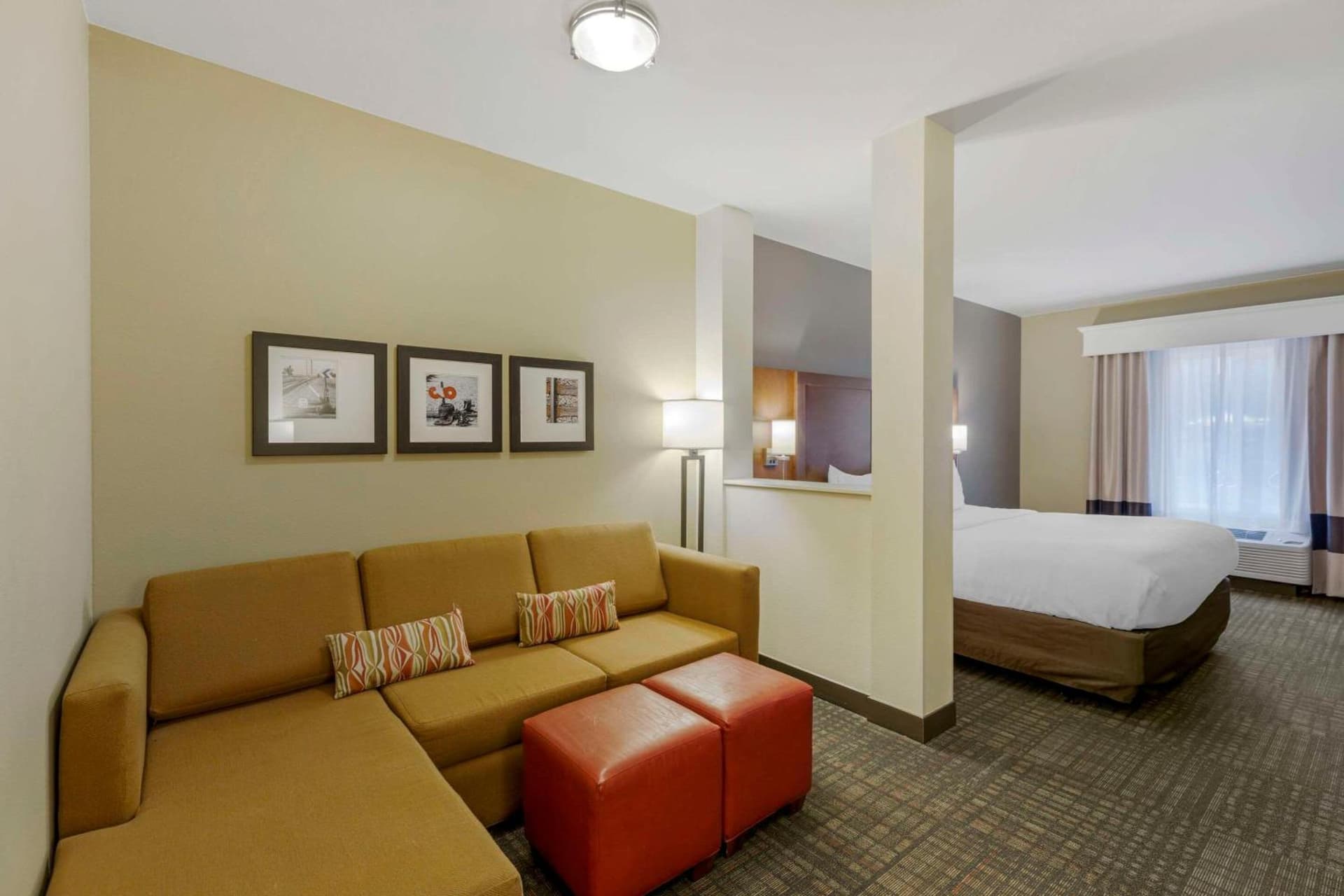 Comfort Suites Loveland gallery photo in Loveland, CO — image 40