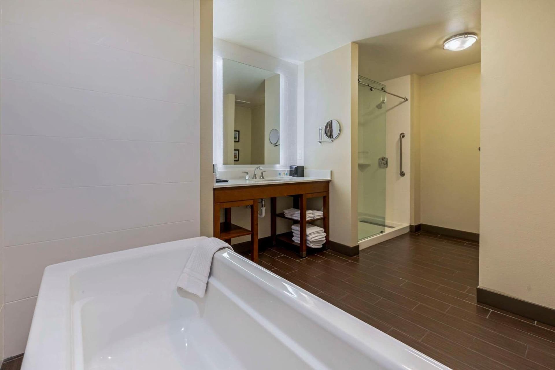 Comfort Suites Loveland gallery photo in Loveland, CO — image 9