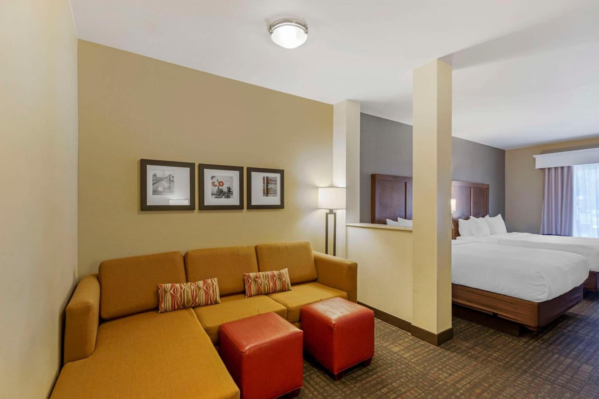 Comfort Suites Loveland gallery photo in Loveland, CO — image 42
