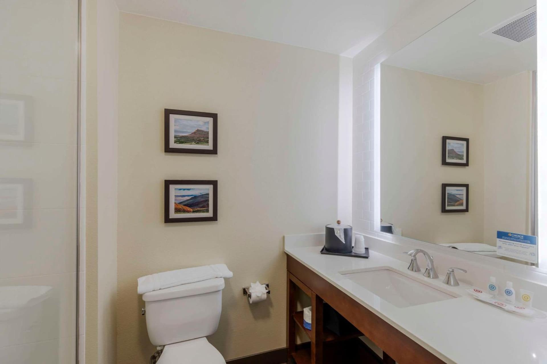 Comfort Suites Loveland gallery photo in Loveland, CO — image 30