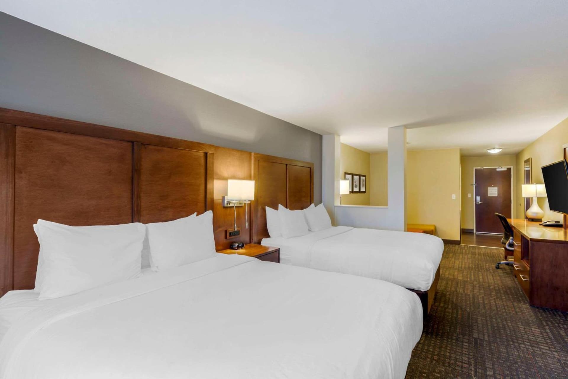 Comfort Suites Loveland gallery photo in Loveland, CO — image 45