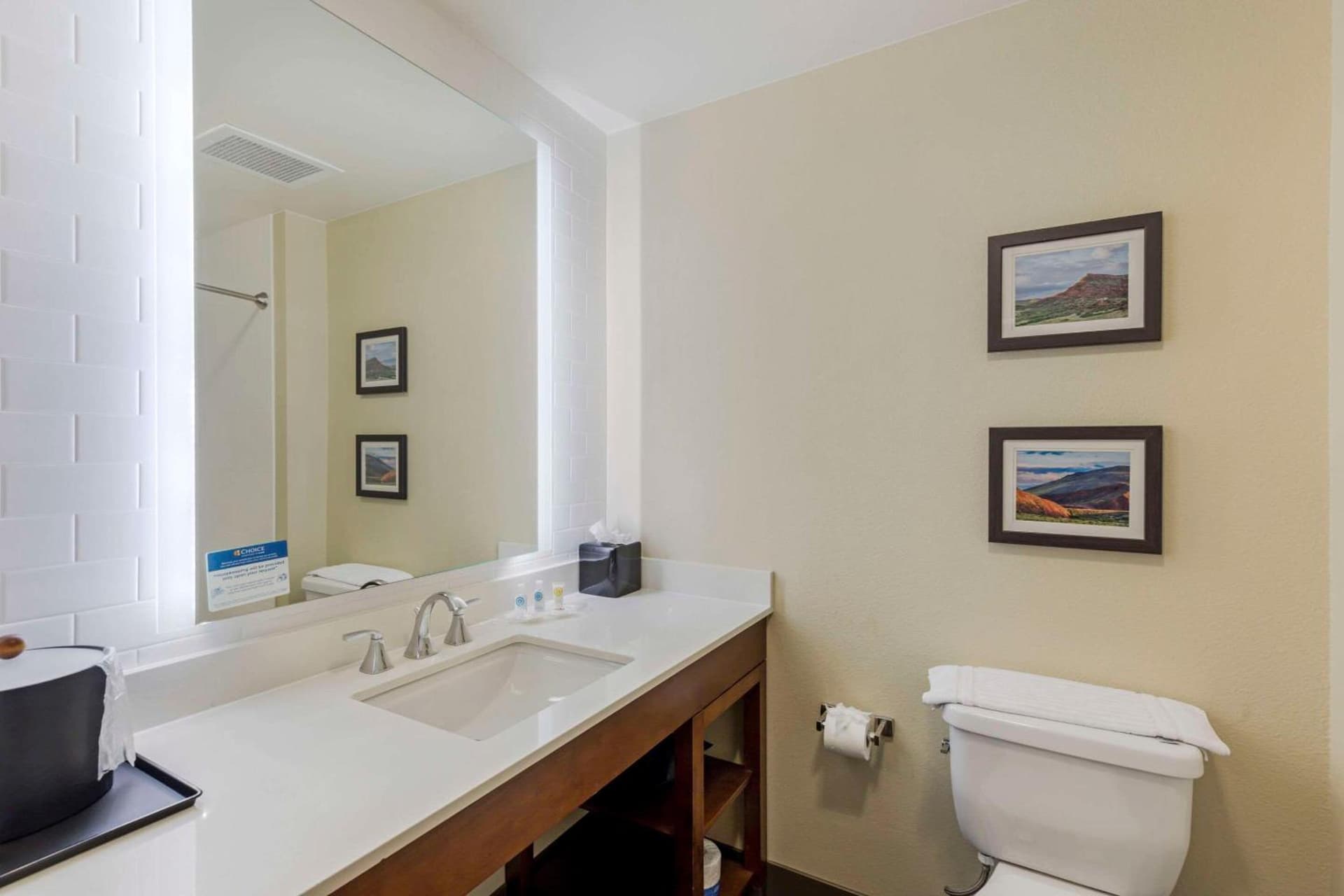 Comfort Suites Loveland gallery photo in Loveland, CO — image 5