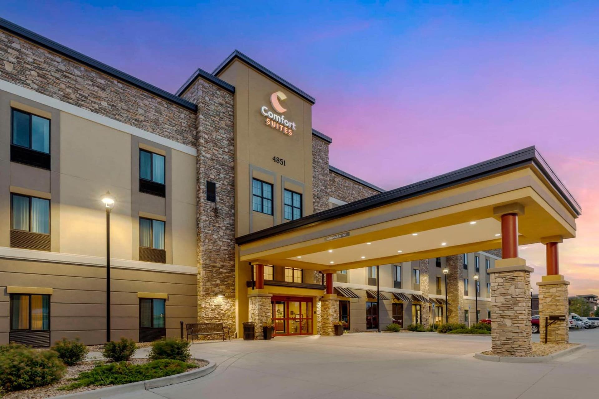 Comfort Suites Loveland gallery photo in Loveland, CO — image 51
