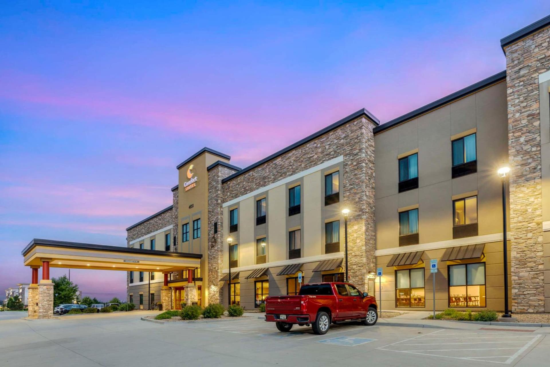Comfort Suites Loveland gallery photo in Loveland, CO — image 25