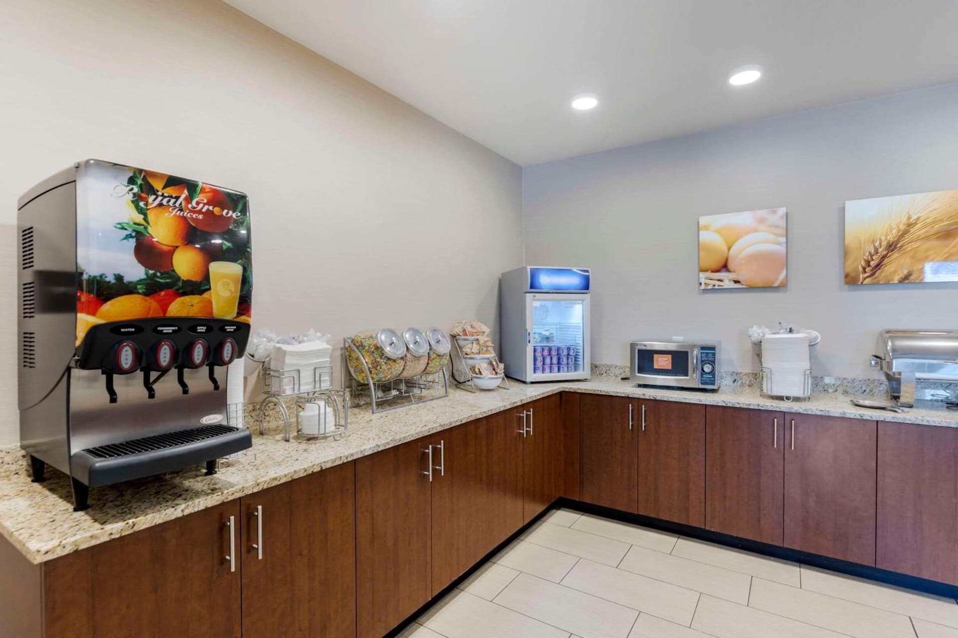 Comfort Suites Loveland gallery photo in Loveland, CO — image 6