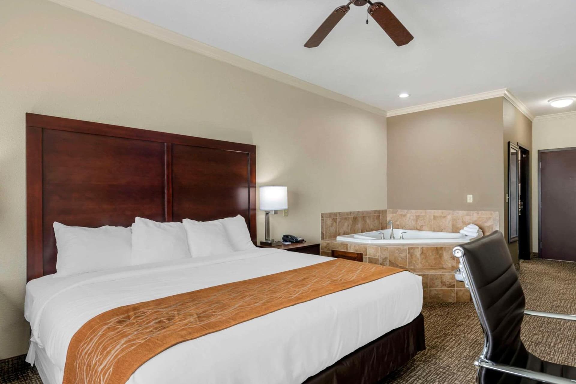 Comfort Inn & Suites Fort Worth - Fossil Creek gallery photo in Fort Worth, TX — image 11