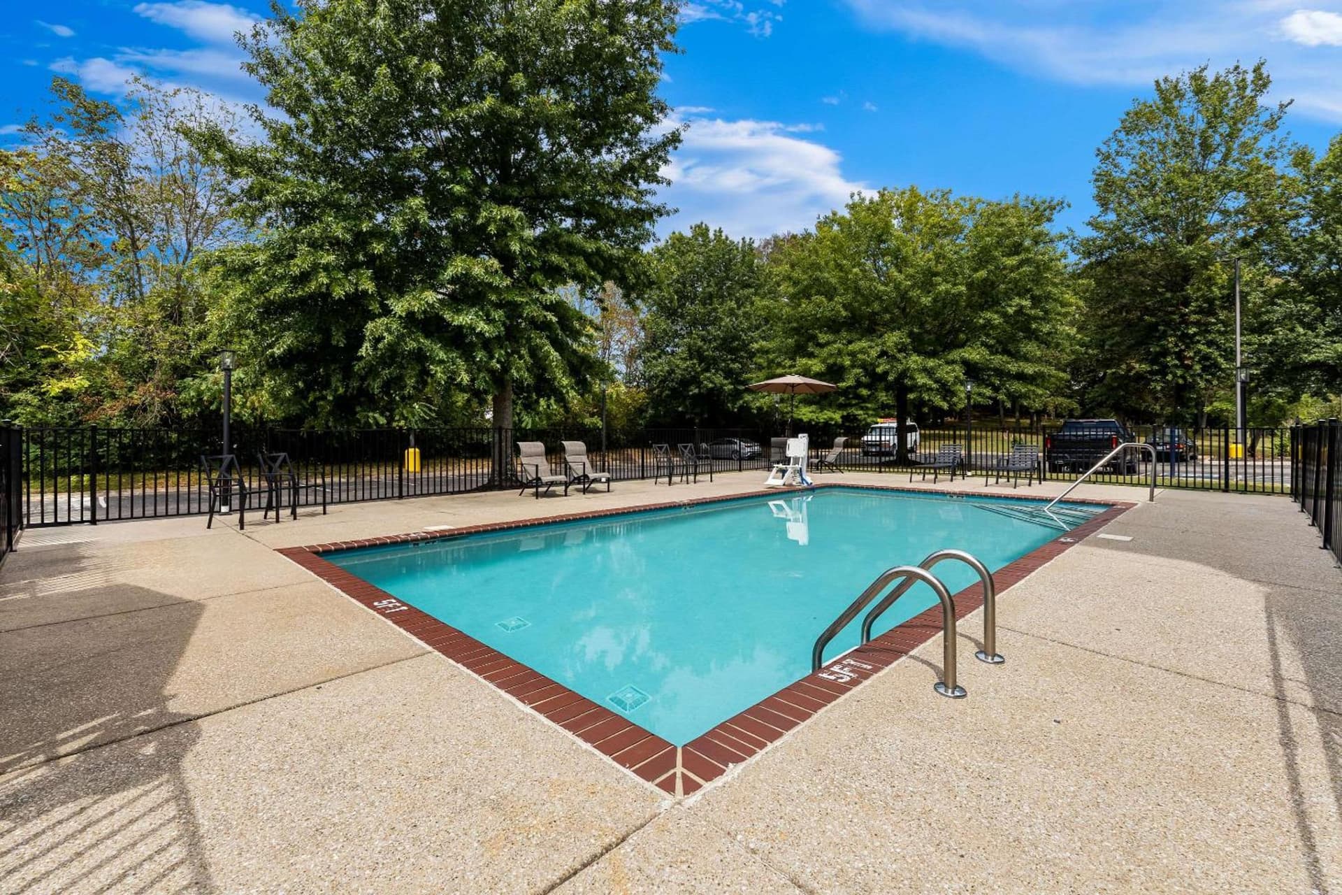 Clarion Pointe Franklin - Nashville Area property views in Franklin, TN — gallery photo 3