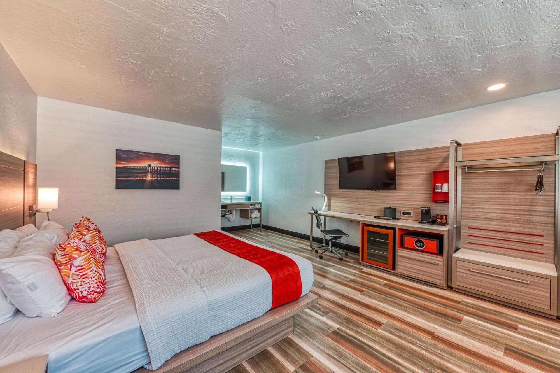 Casa Via Mar Inn, an Ascend Collection Hotel property views in Port Hueneme, CA — gallery photo 3
