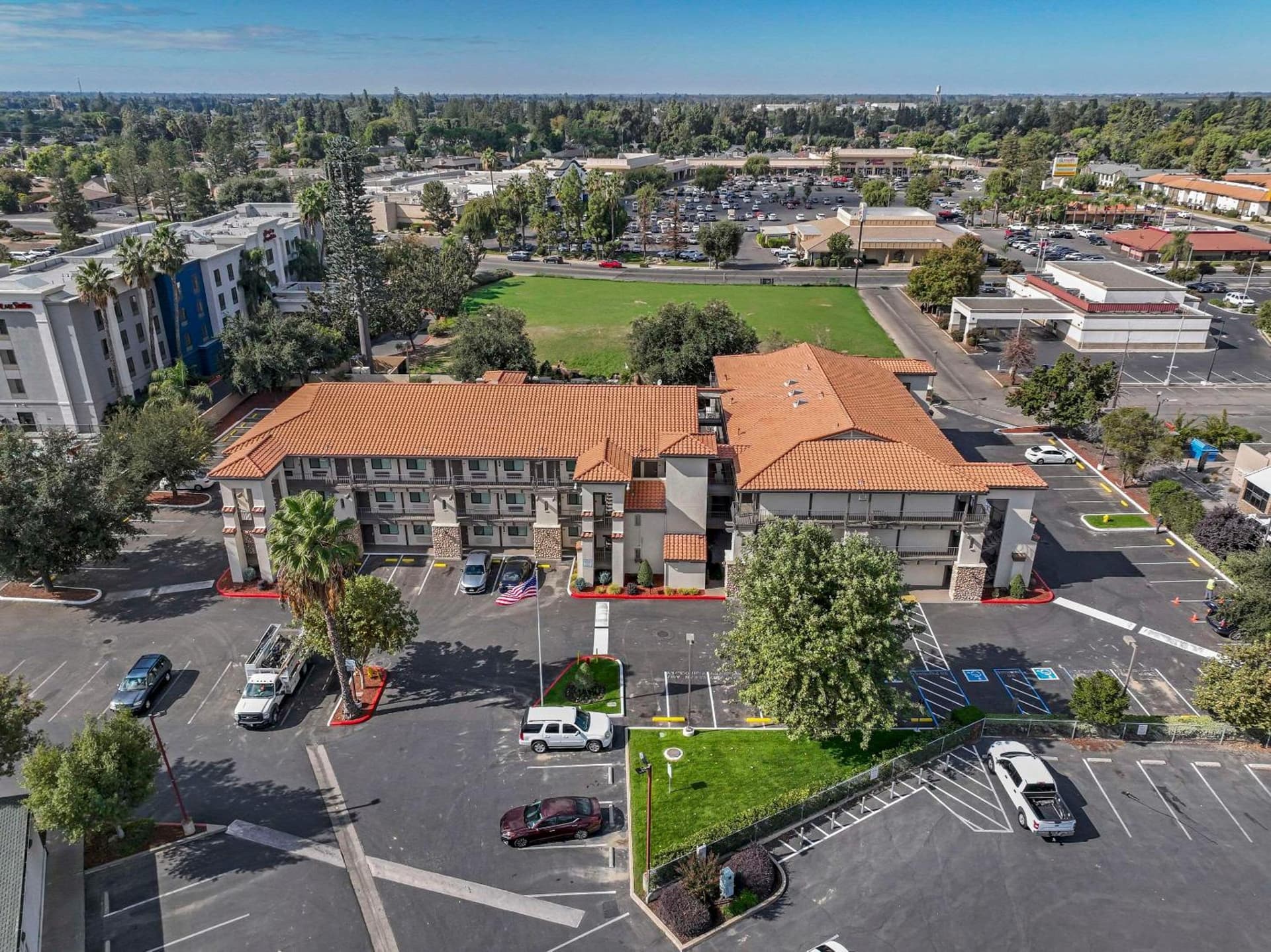 Hillstone Inn Tulare, an Ascend Collection Hotel gallery photo in Tulare, CA — image 62