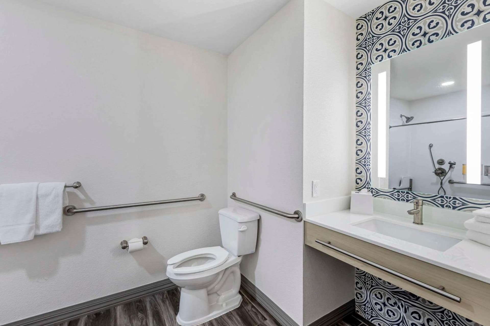 Hillstone Inn Tulare, an Ascend Collection Hotel gallery photo in Tulare, CA — image 9