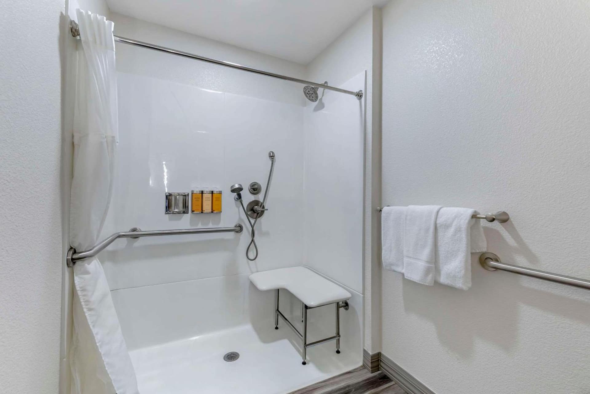 Hillstone Inn Tulare, an Ascend Collection Hotel gallery photo in Tulare, CA — image 23