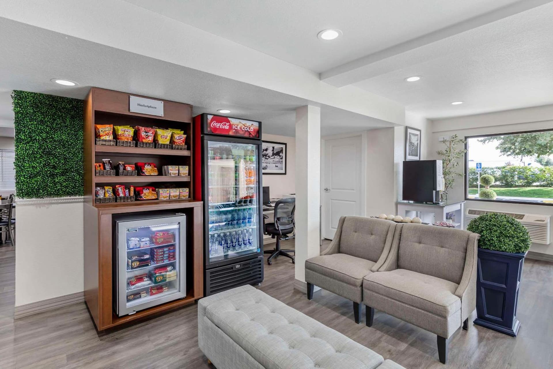 Hillstone Inn Tulare, an Ascend Collection Hotel gallery photo in Tulare, CA — image 49
