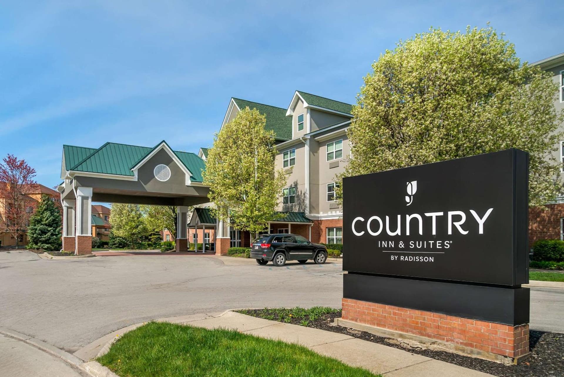 Country Inn & Suites by Radisson, Rossford - Toledo South featured exterior or lobby in Rossford, OH — similar hotel