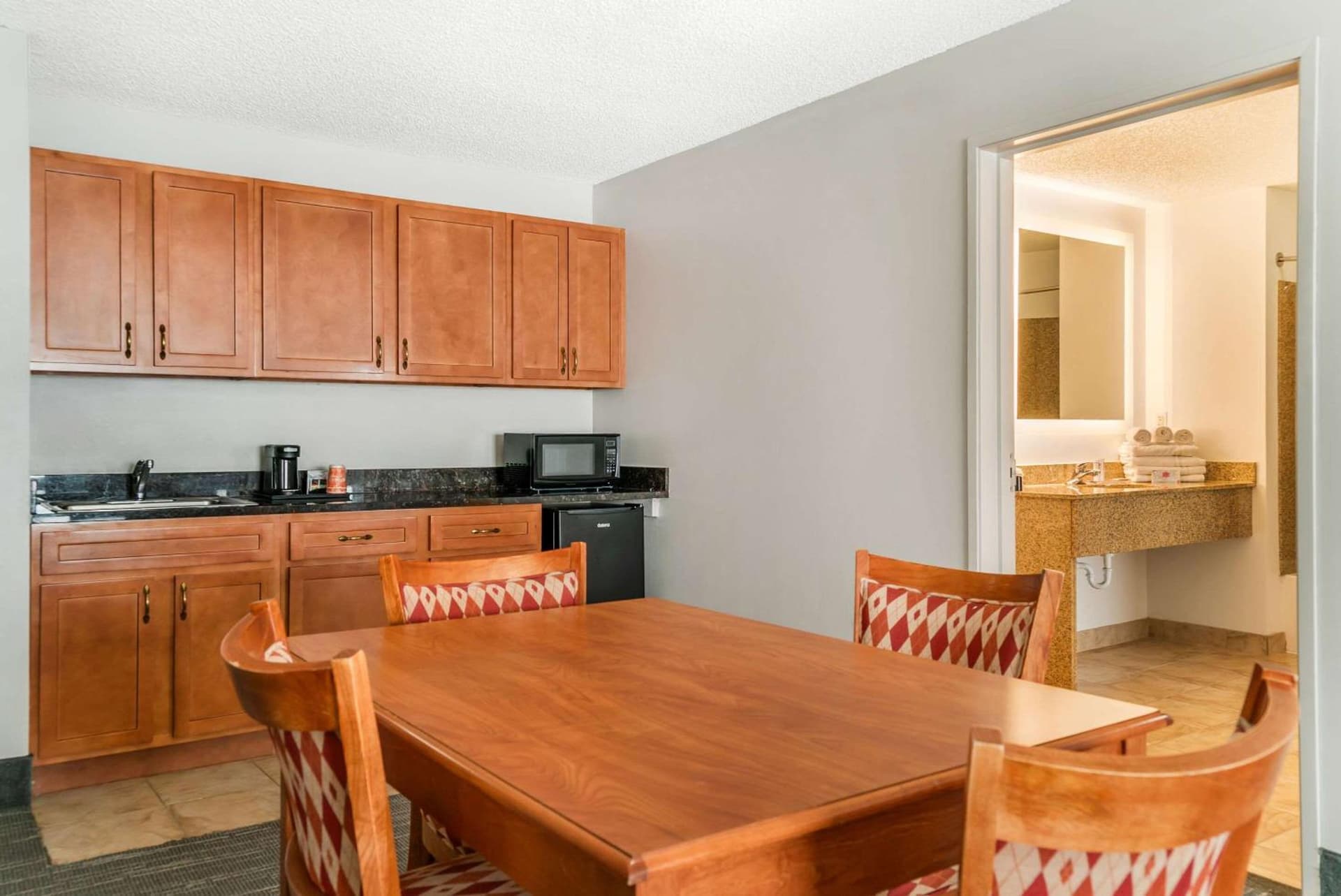 Country Inn & Suites by Radisson, Rossford - Toledo South gallery photo in Rossford, OH — image 60