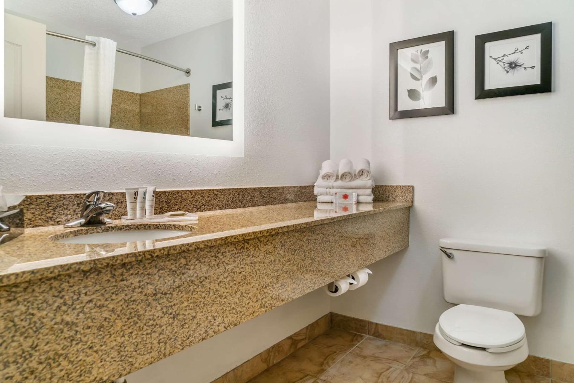 Country Inn & Suites by Radisson, Rossford - Toledo South gallery photo in Rossford, OH — image 38
