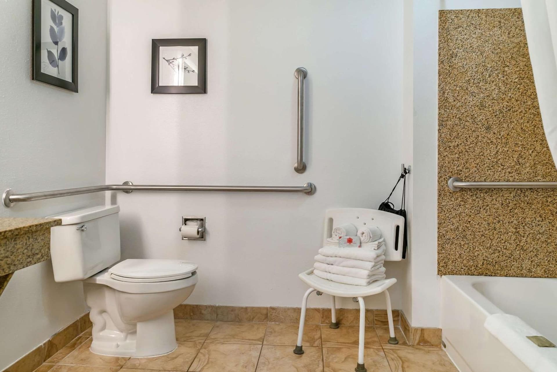 Country Inn & Suites by Radisson, Rossford - Toledo South gallery photo in Rossford, OH — image 59