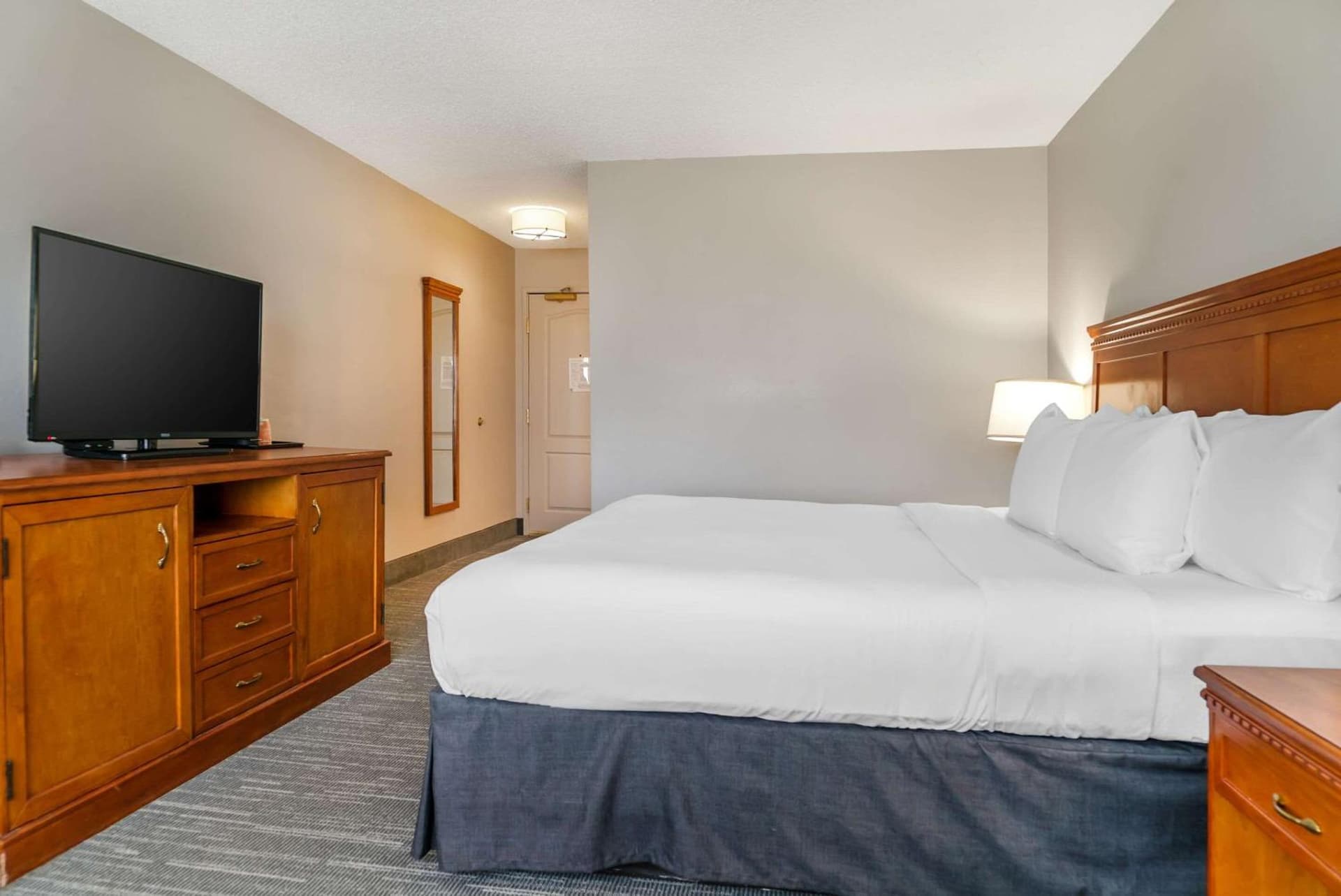 Country Inn & Suites by Radisson, Rossford - Toledo South gallery photo in Rossford, OH — image 53
