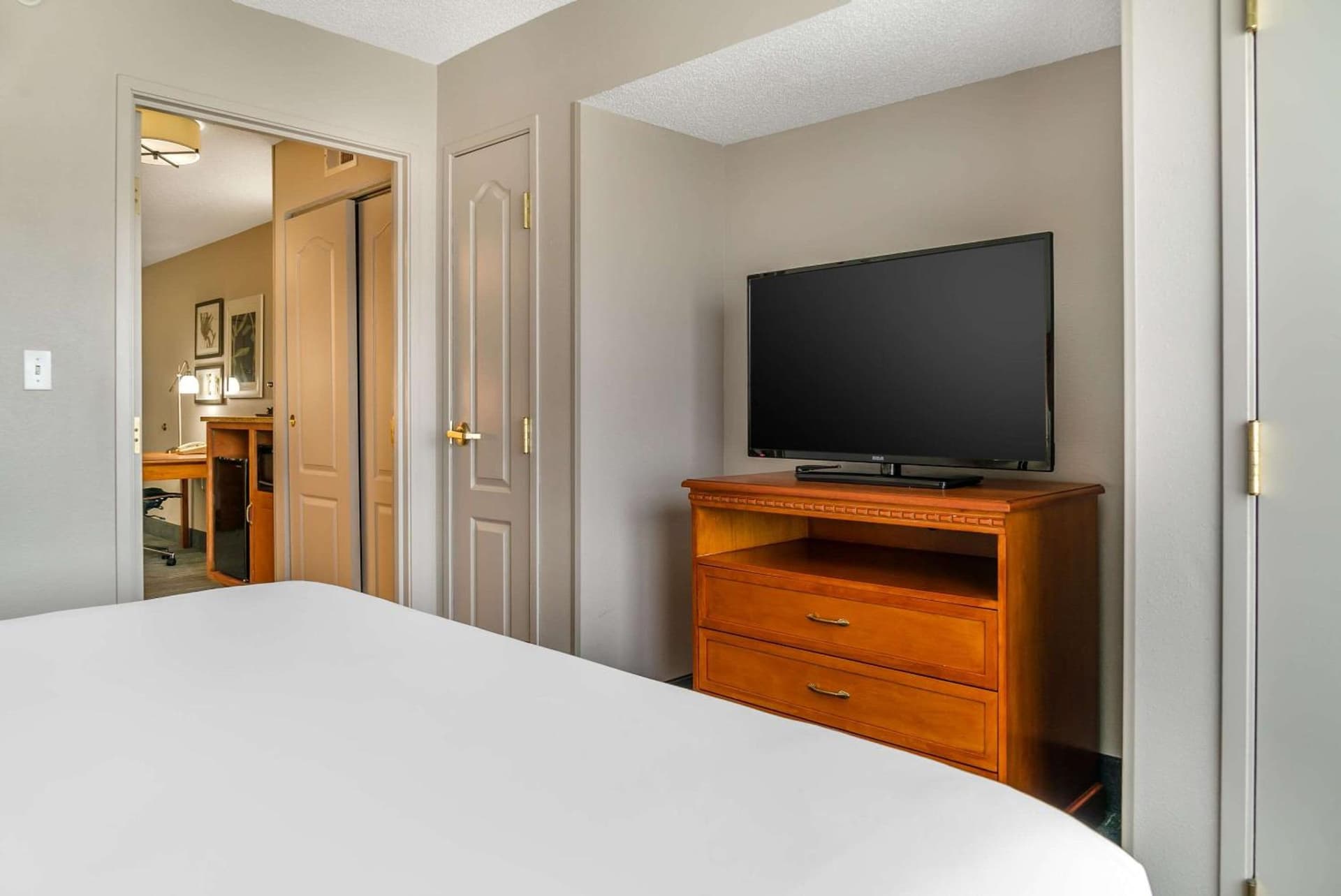 Country Inn & Suites by Radisson, Rossford - Toledo South gallery photo in Rossford, OH — image 39