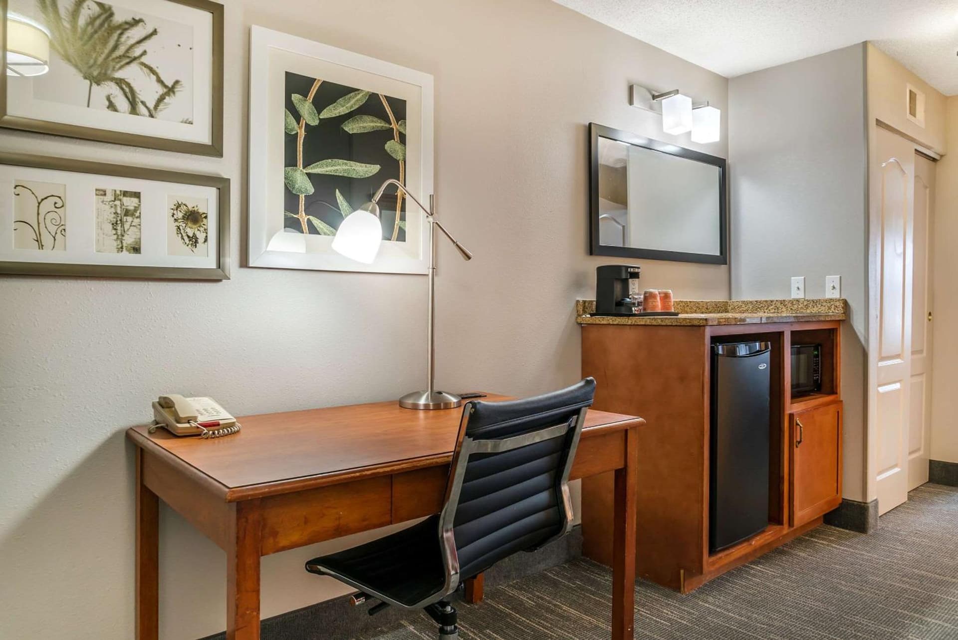Country Inn & Suites by Radisson, Rossford - Toledo South gallery photo in Rossford, OH — image 6