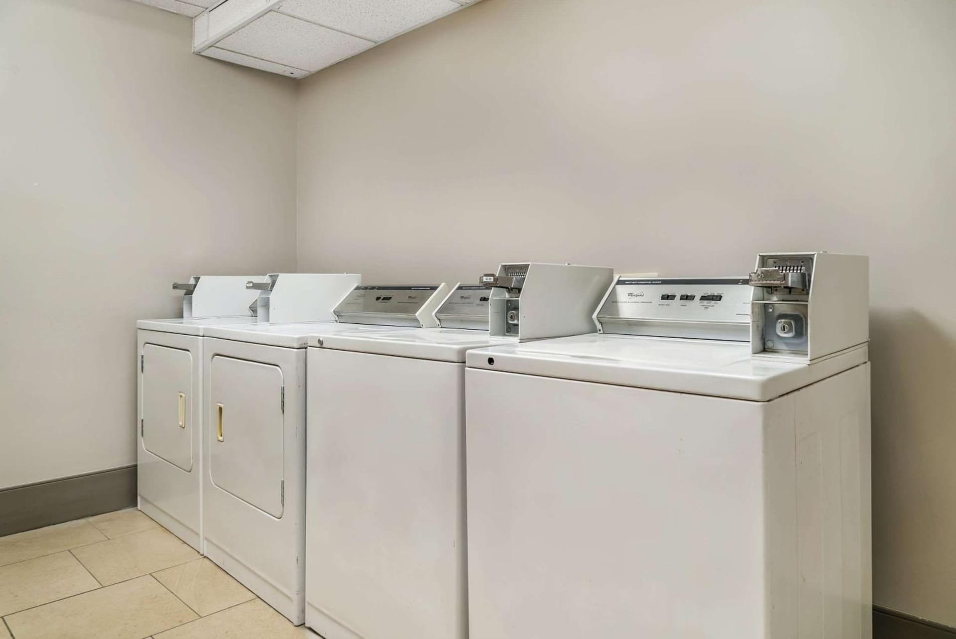 Country Inn & Suites by Radisson, Rossford - Toledo South gallery photo in Rossford, OH — image 7
