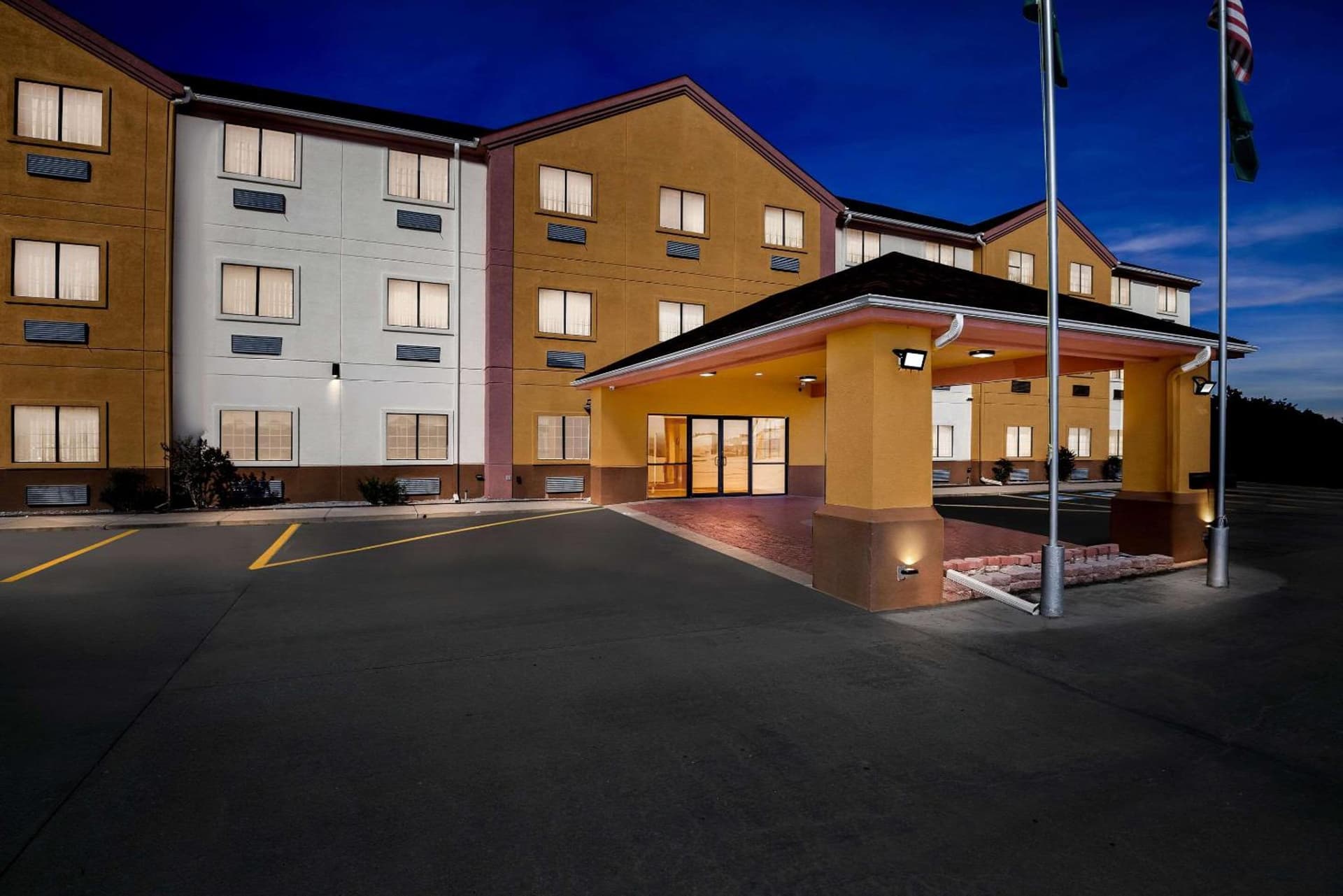Quality Inn & Suites McAlester on Hwy 69 property views in McAlester, OK — gallery photo 3