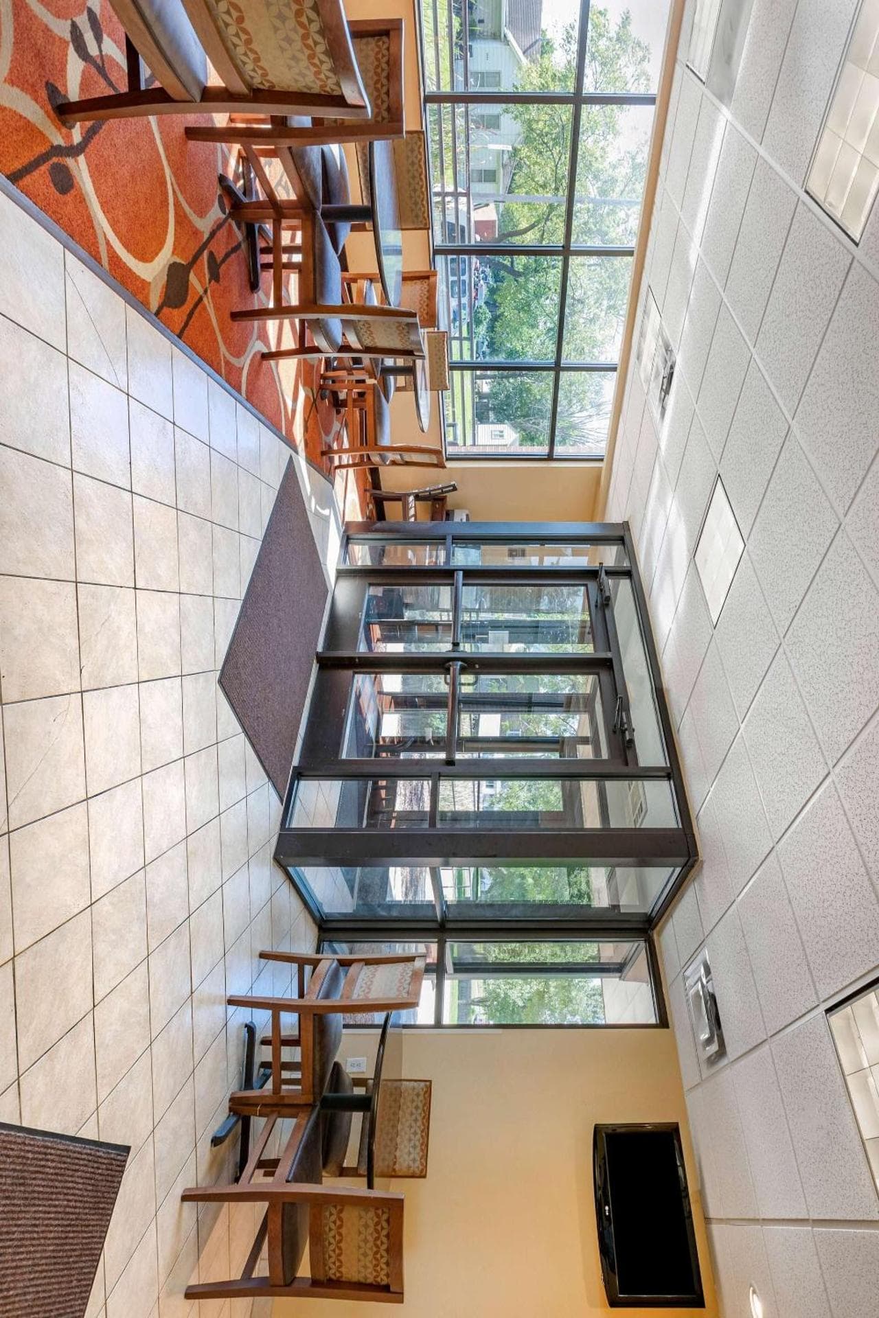 Econo Lodge Inn & Suites Des Moines Fairgrounds Area gallery photo in Des Moines, IA — image 22